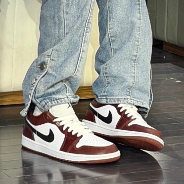 Jordan 1 Low SE Dark Pony Black 착용 스타일