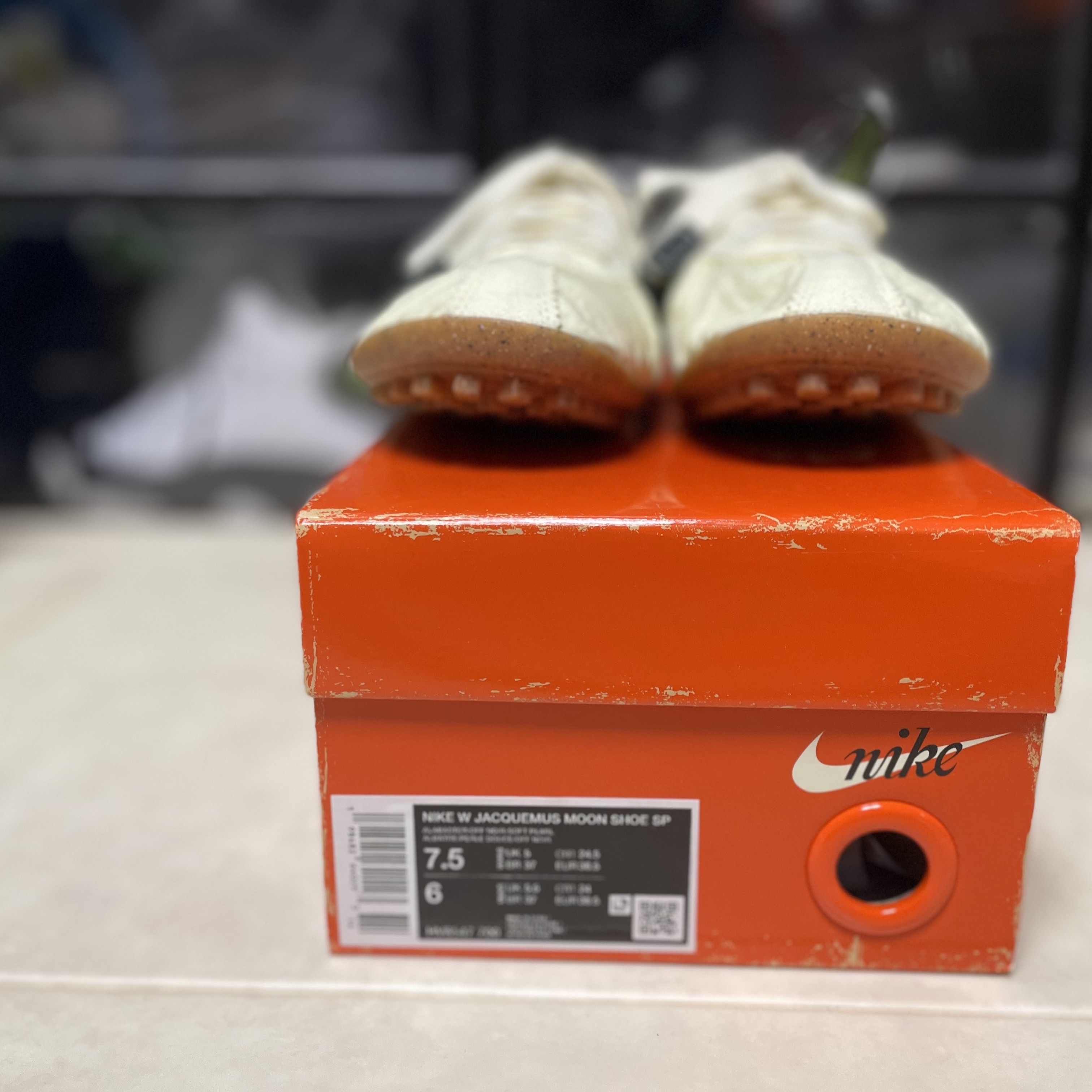 Nike x Jacquemus Moon Shoe SP Alabaster Off Noir 착용 스타일 - 4