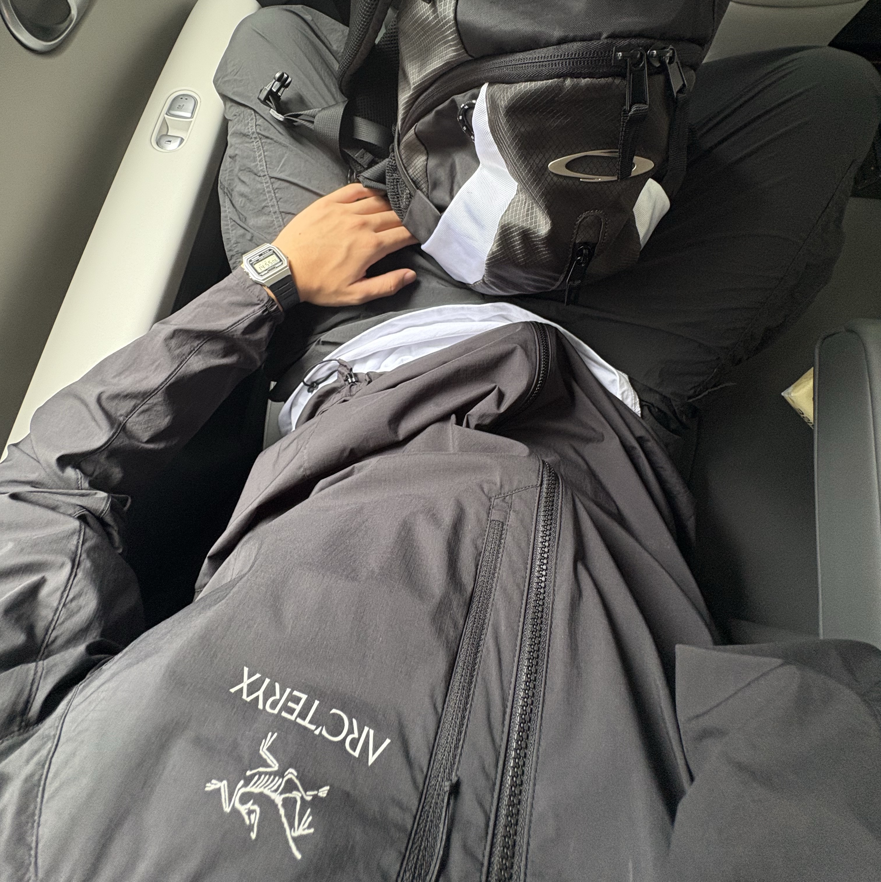 Arc'teryx Squamish Hoody Black, Casio F-91WM-7 착용 스타일