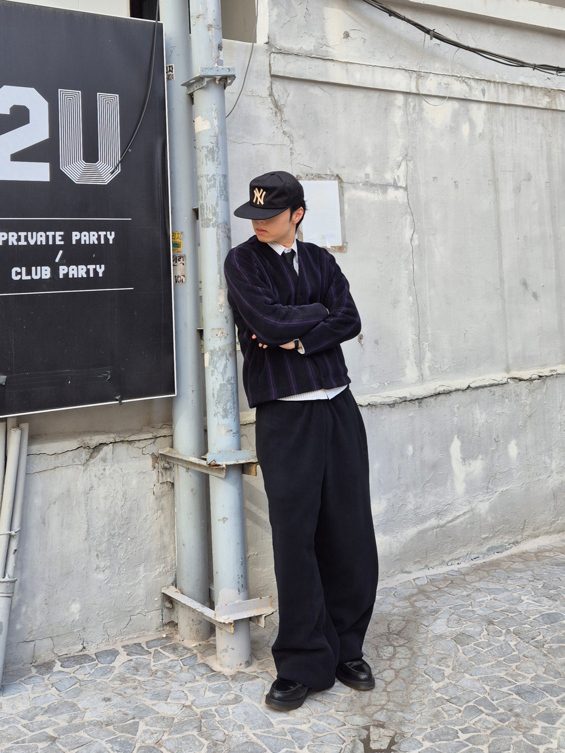 Uniqlo x Needles Fleece Oversized Cardigan Black - KR, Uniqlo x Needles Fleece Wide Pants Black - KR 착용 스타일 - 6