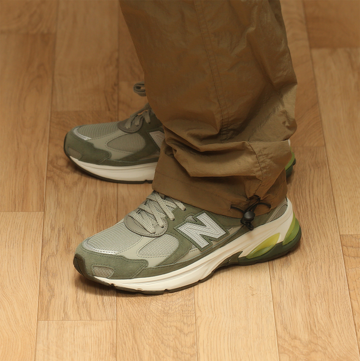New Balance x WTAPS Abzorb 2010 Wrought Iron Agave Green - D Standard 착용 스타일 - 7