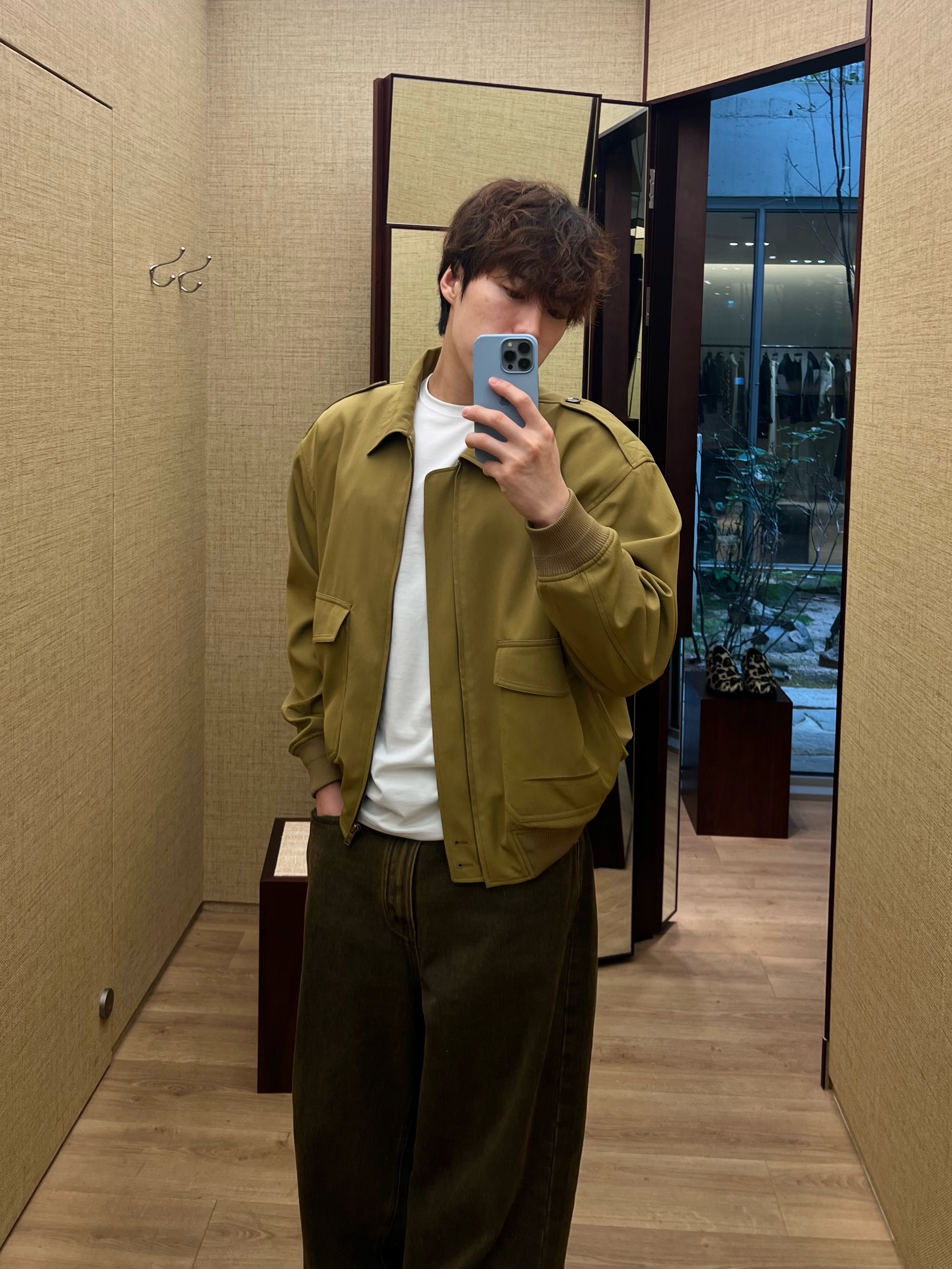 Recto Vintage Pressed Crease Jumper Olive 착용 스타일 - 1