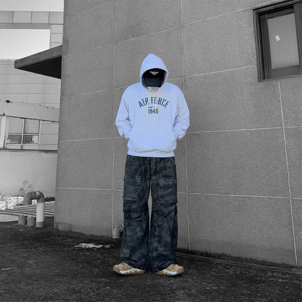 Undermycar Harban Rough Dirty Painting Wide Cargo Pants Lint - 23SS, Nike Air More Uptempo Flax 착용 스타일 - 2