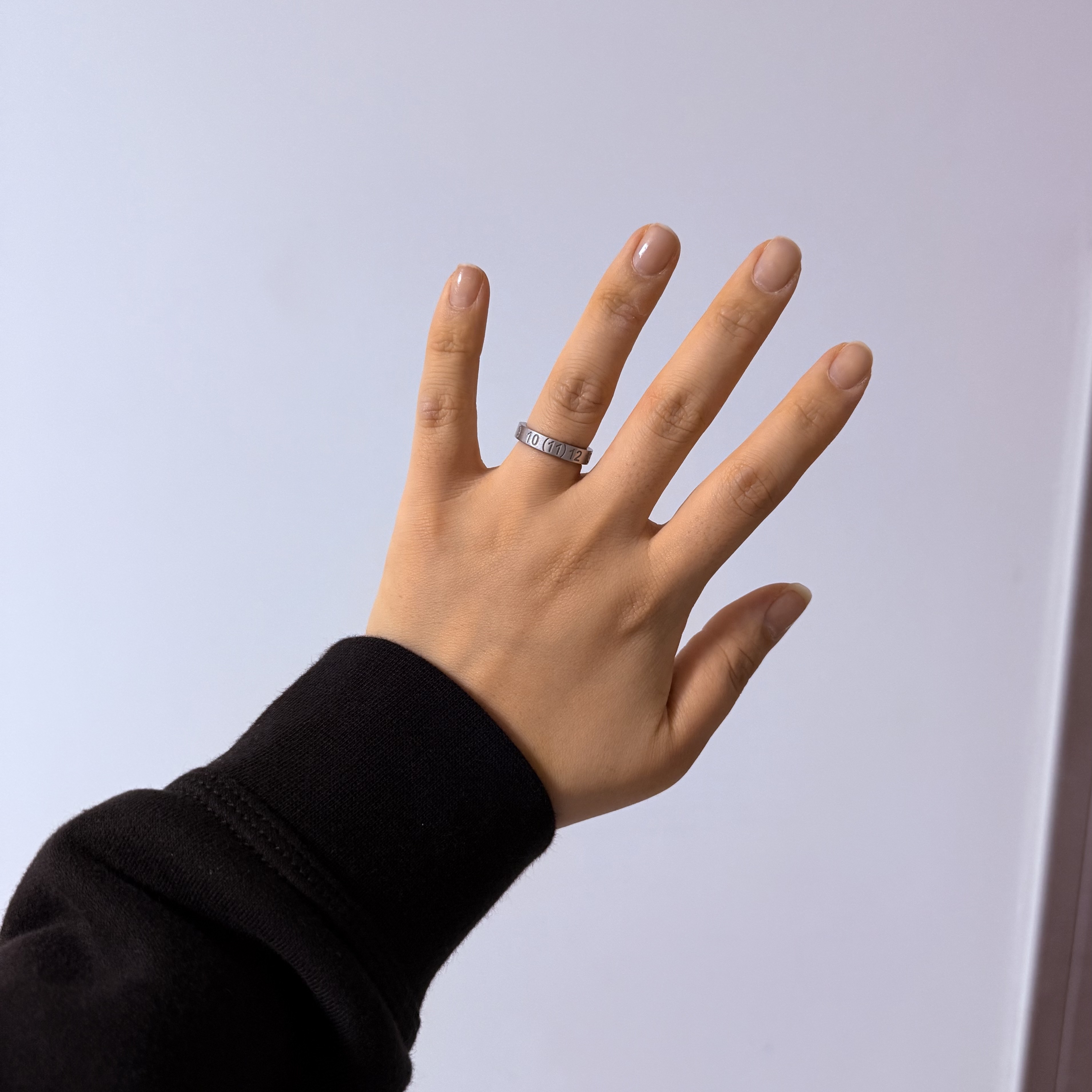 Maison Margiela Numerical Silver Ring Silver 착용 스타일