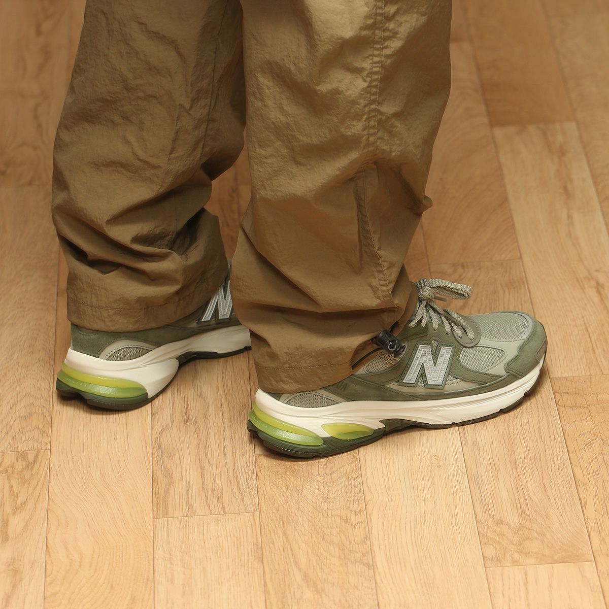 New Balance x WTAPS Abzorb 2010 Wrought Iron Agave Green - D Standard 착용 스타일 - 6