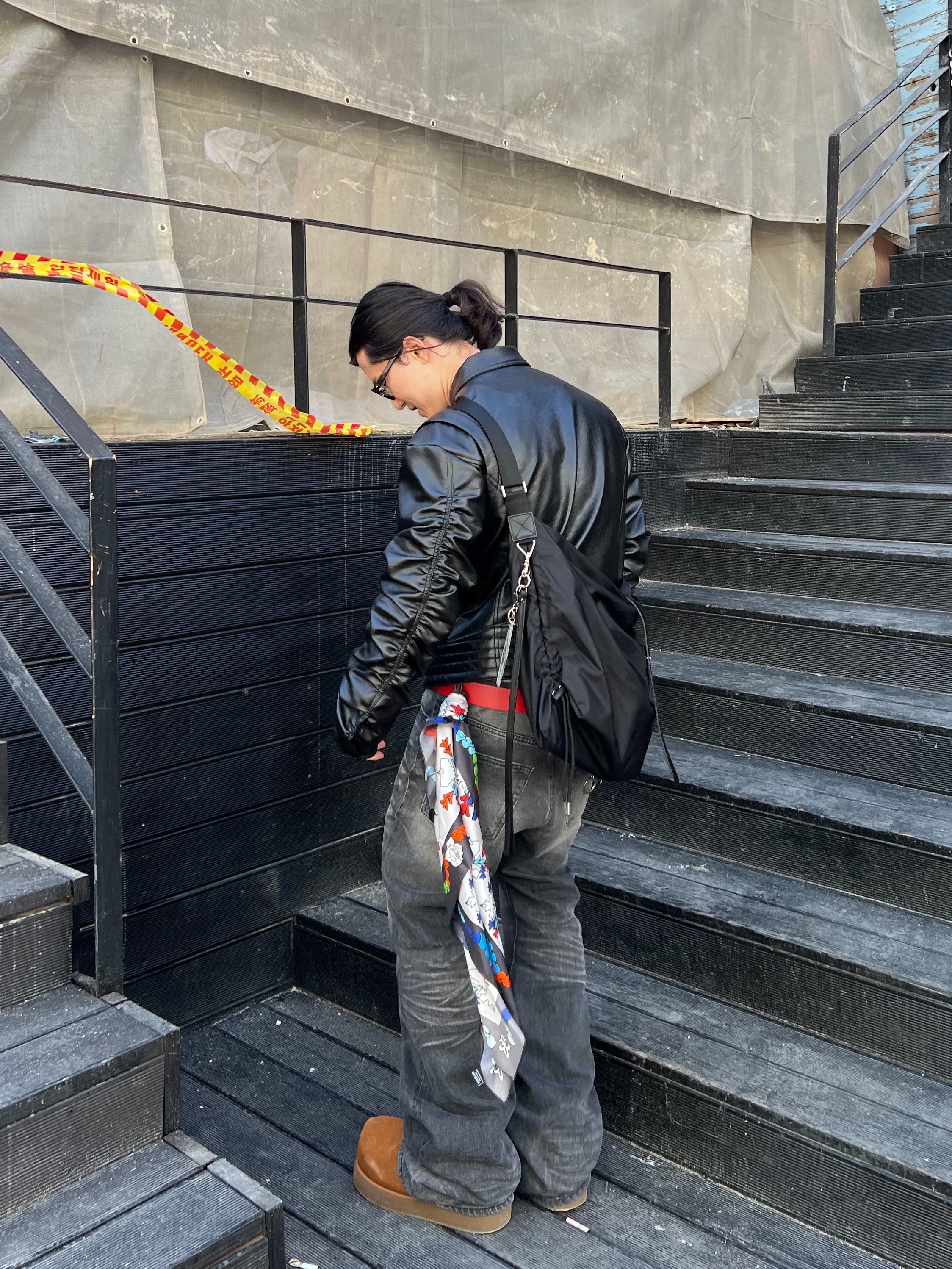 Awende Requiem Silk Scarf Multi 착용 스타일 - 6