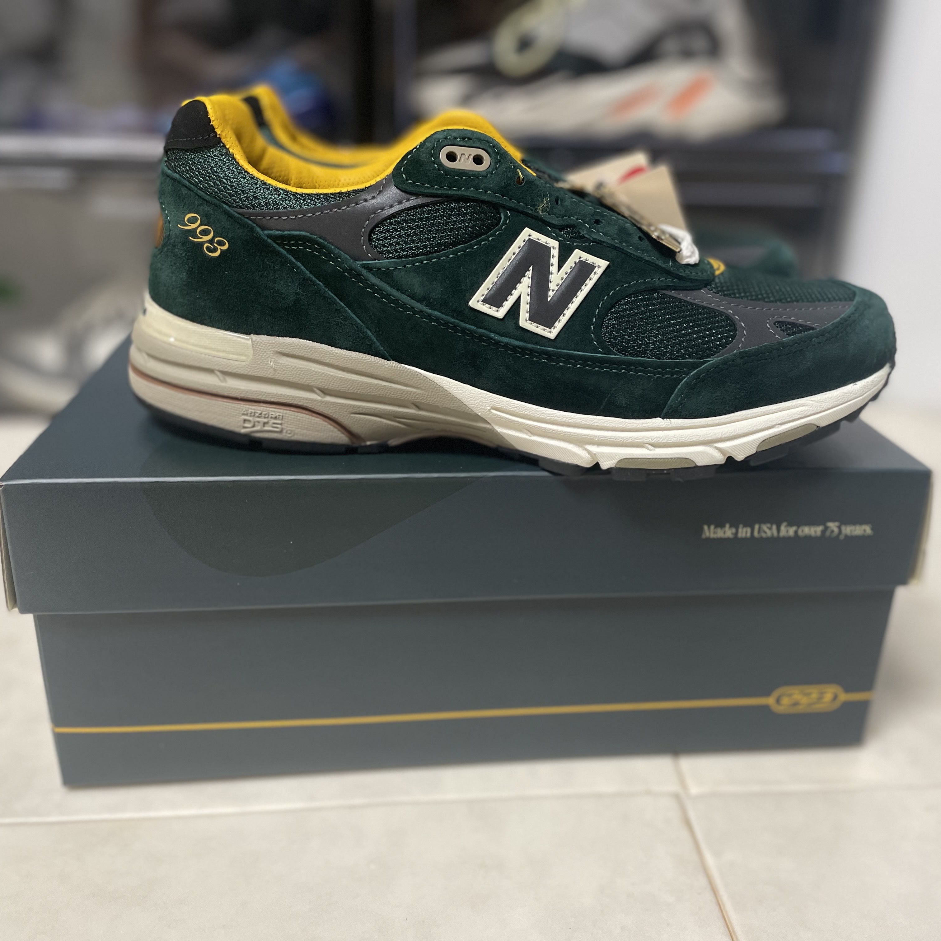 New Balance x Aime Leon Dore 993 Made in USA Pine Grove 착용 스타일 - 3