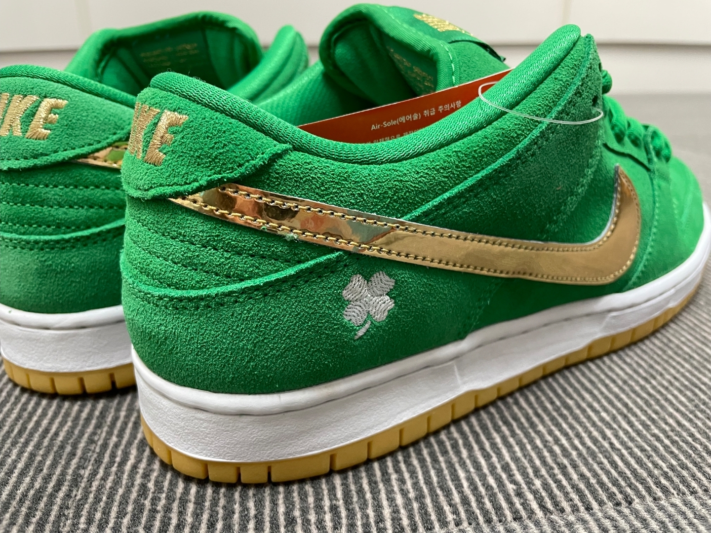 Nike SB Dunk Low Pro Shamrock 착용 스타일