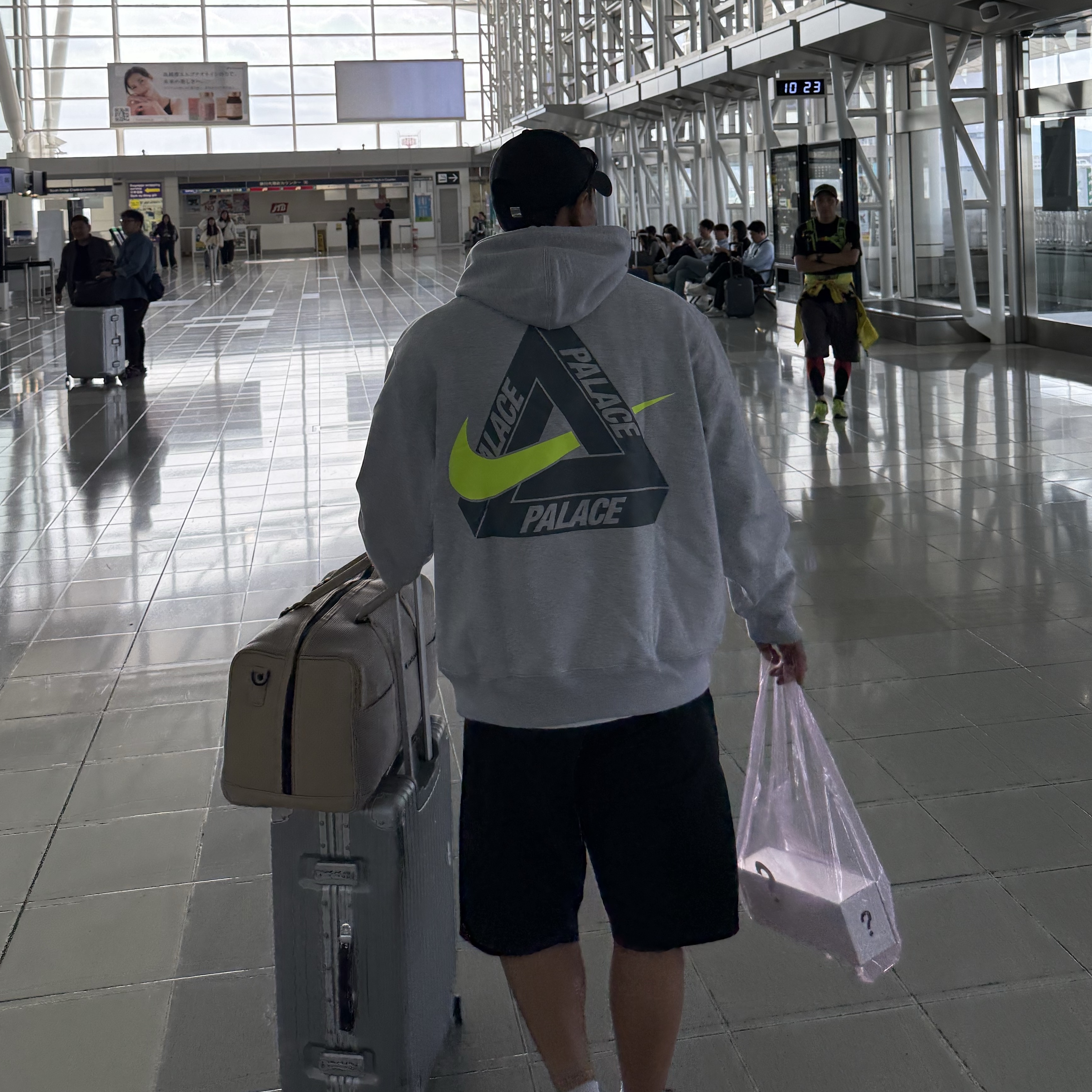 Palace x Nike Tri Swoosh Hood Grey Marl - 25FW 착용 스타일 - 1