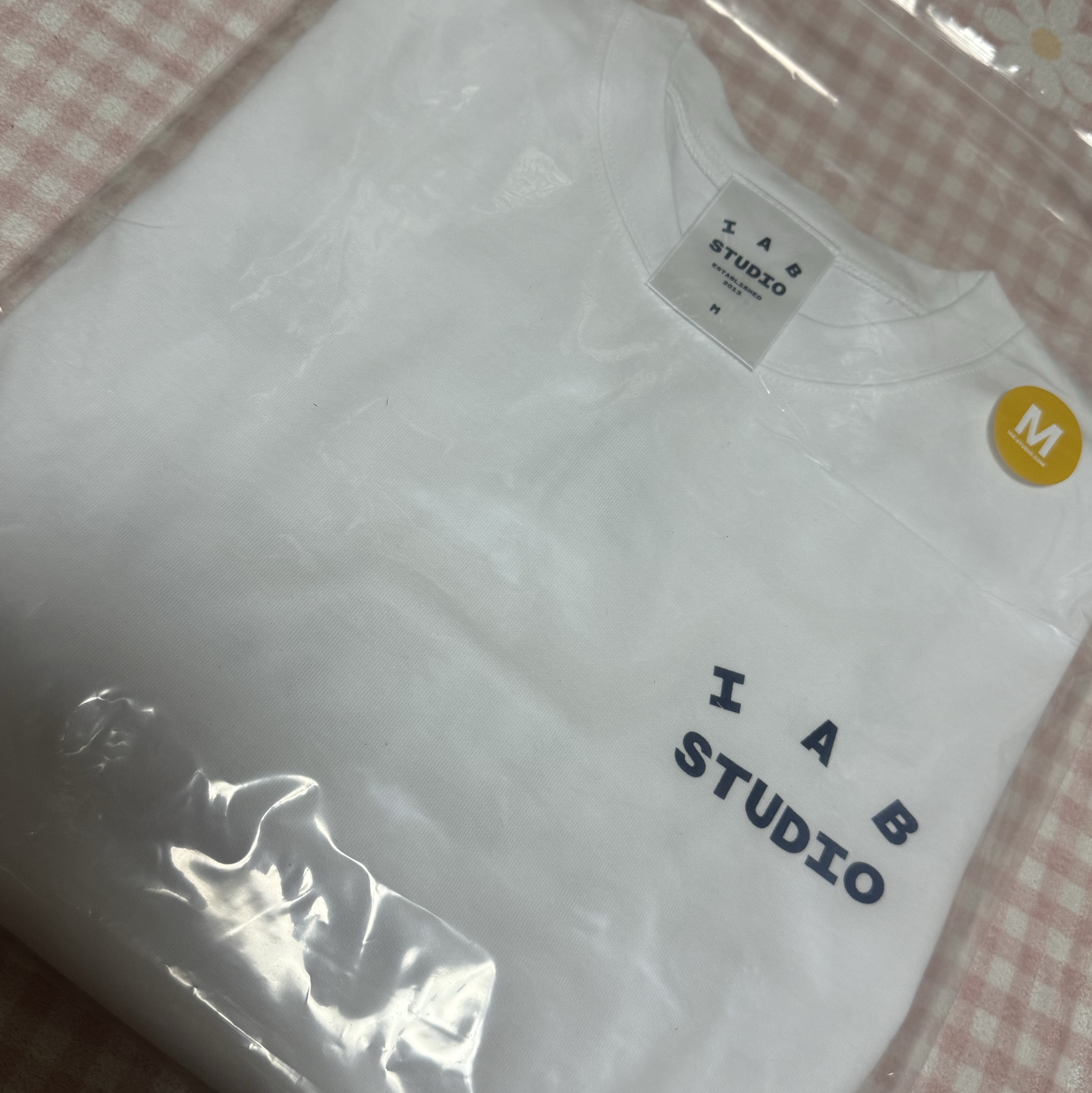 IAB Studio IAB Long Sleeve White 착용 스타일