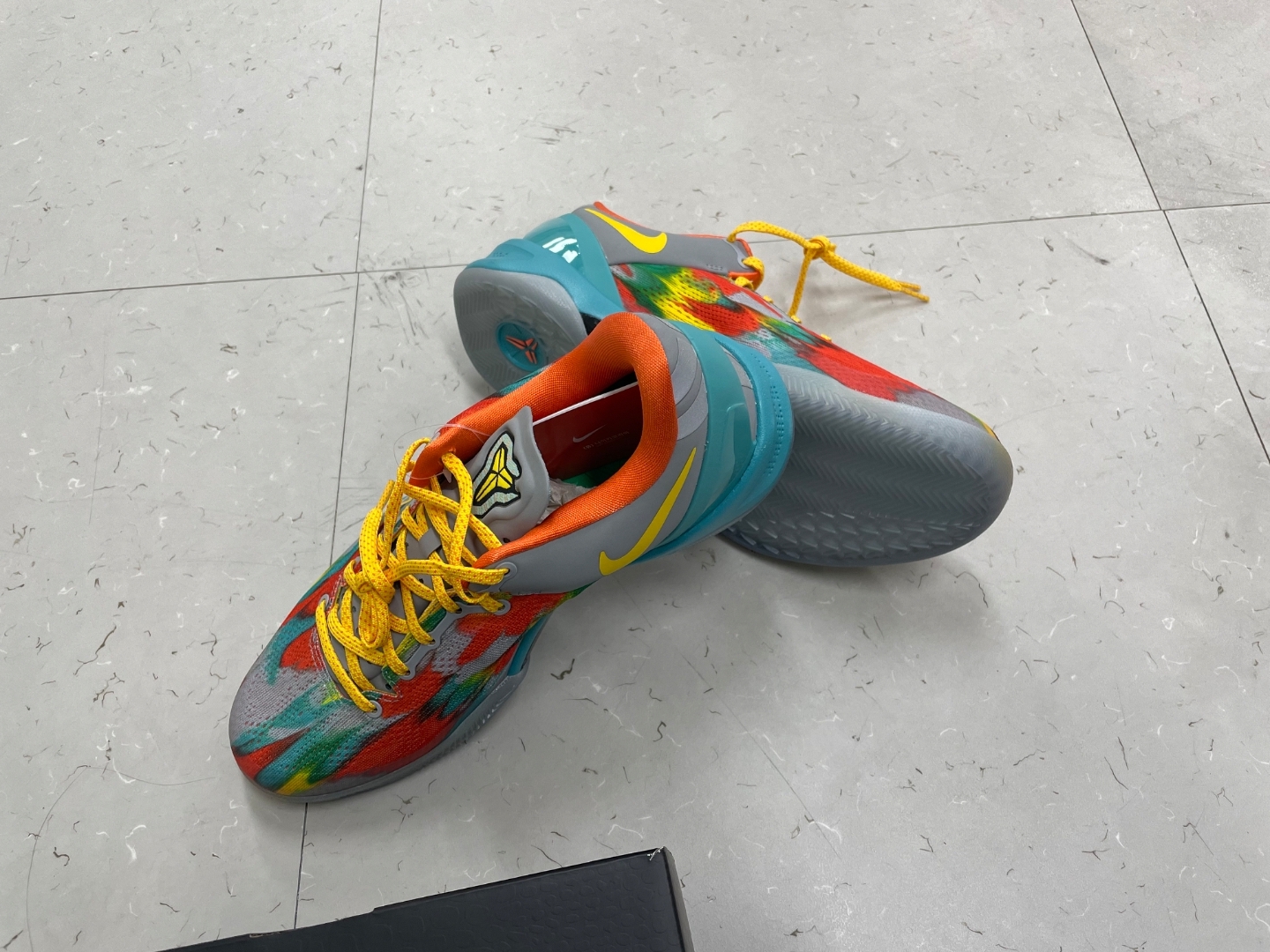 Nike Kobe 8 Protro Venice Beach 착용 스타일