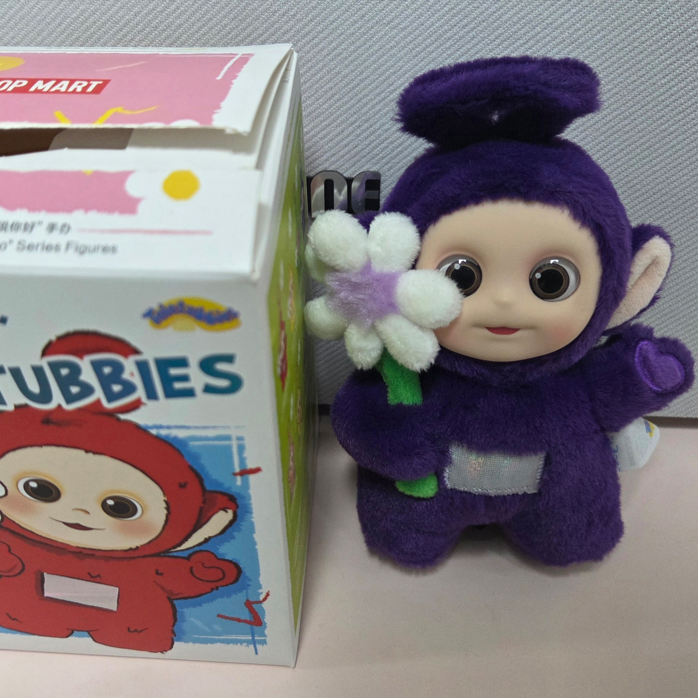 Pop Mart Teletubbies Say Hello Series Figures Sealed Case Tinky Winky's Chill Flower (Opened Case) 착용 스타일