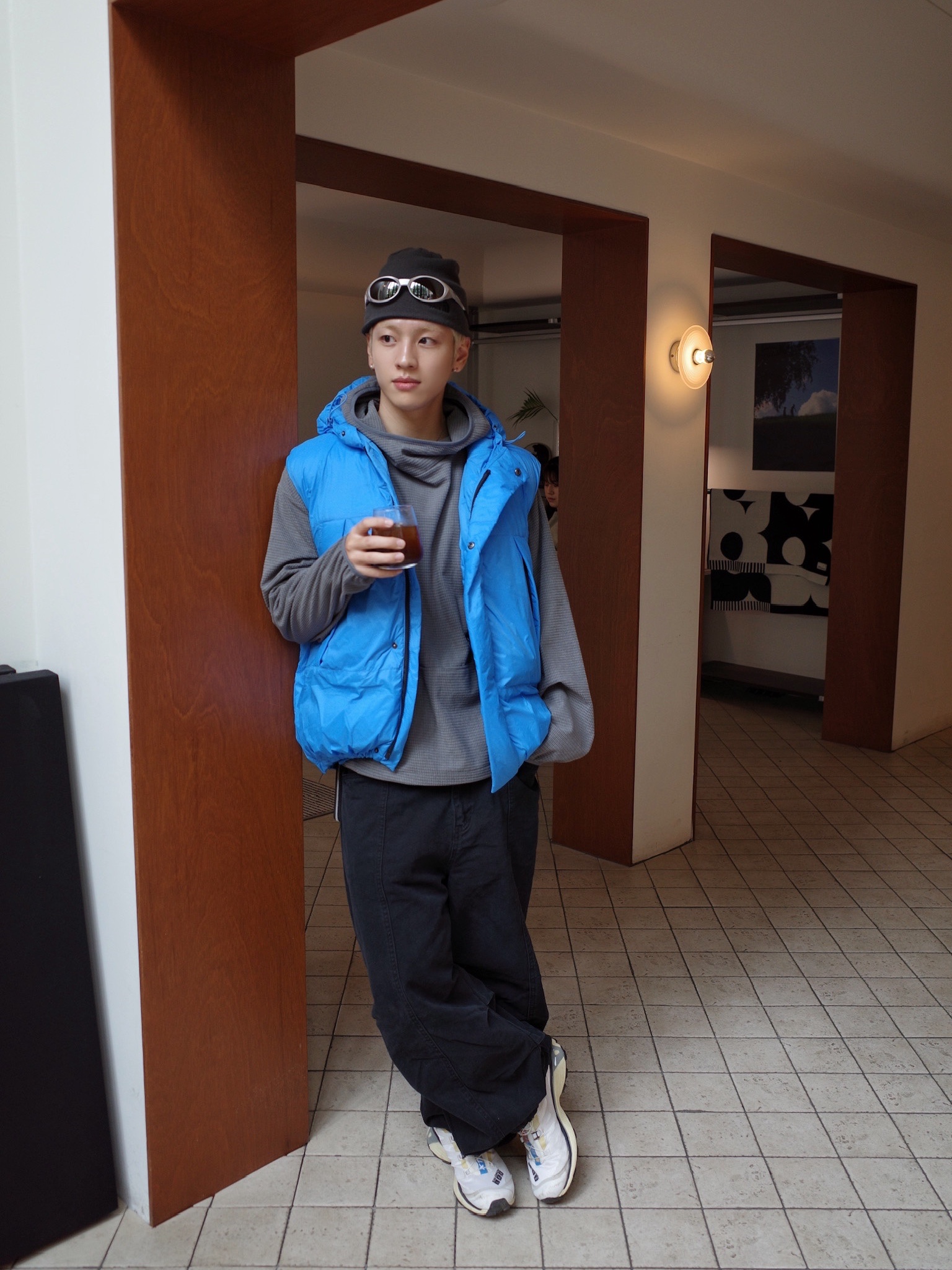 Oakley Eye Jacket Redux Silver Frame Prizm Black Polarized Lenses High Bridge Fit, Salomon XT-4 White Lunar Rock 착용 스타일