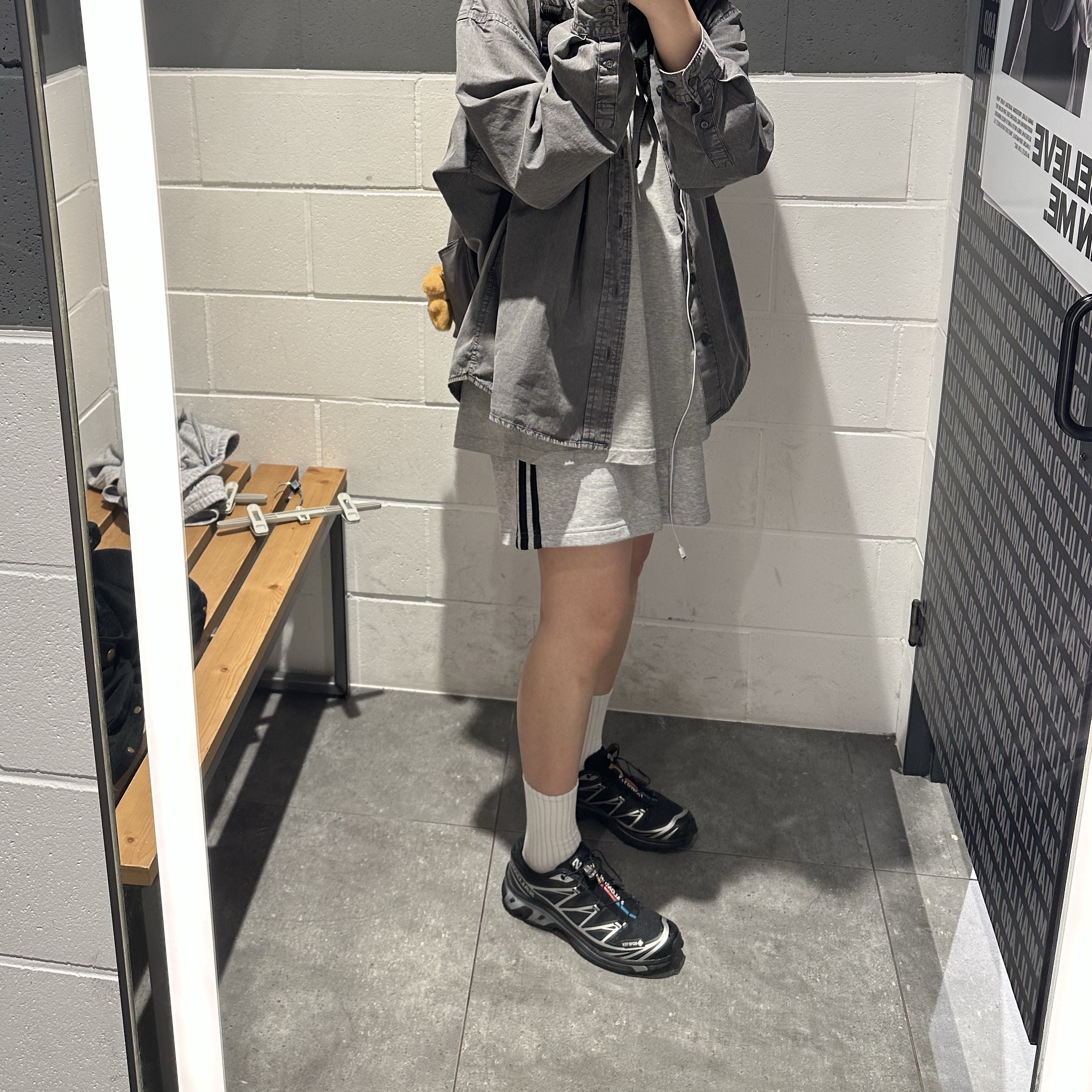 (W) Adidas Future Icons 3S Shorts Medium Grey Heather - KR Sizing 착용 스타일