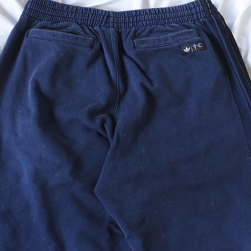 Adidas x Thug Club Teamgeist Sweatpants Night Indigo - KR Sizing, Adidas x Thug Club Teamgeist Sweatpants Night Indigo - US Sizing 착용 스타일 - 2