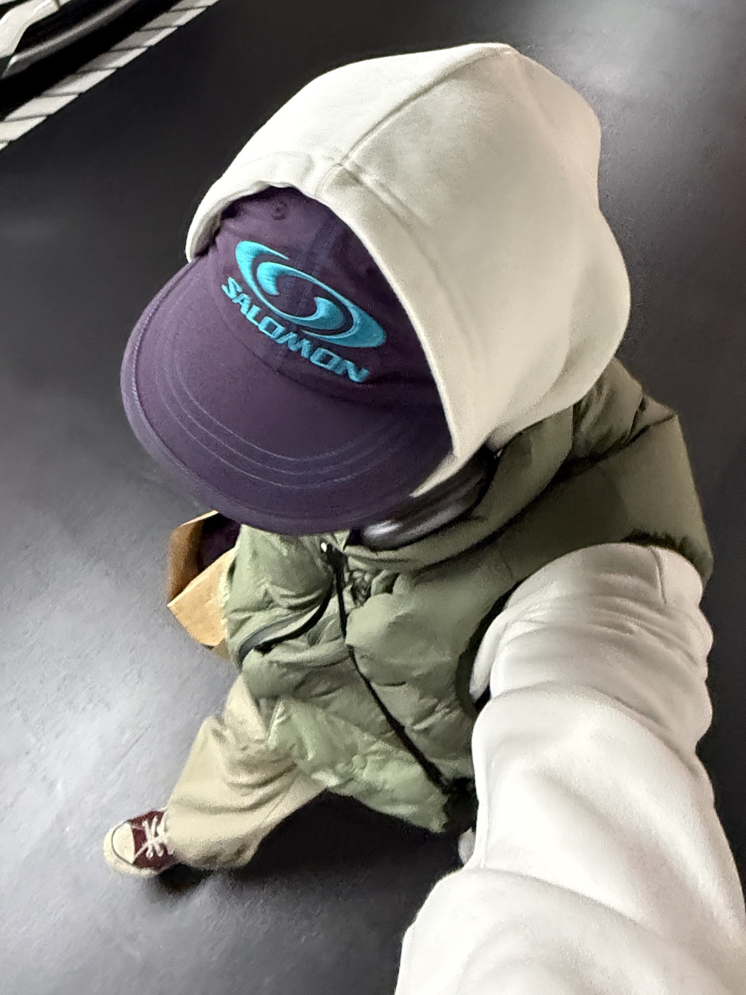 Converse Chuck 70 High Dark Burgundy, Uniqlo C Wide Parachute Pants Beige - KR 착용 스타일 - 8