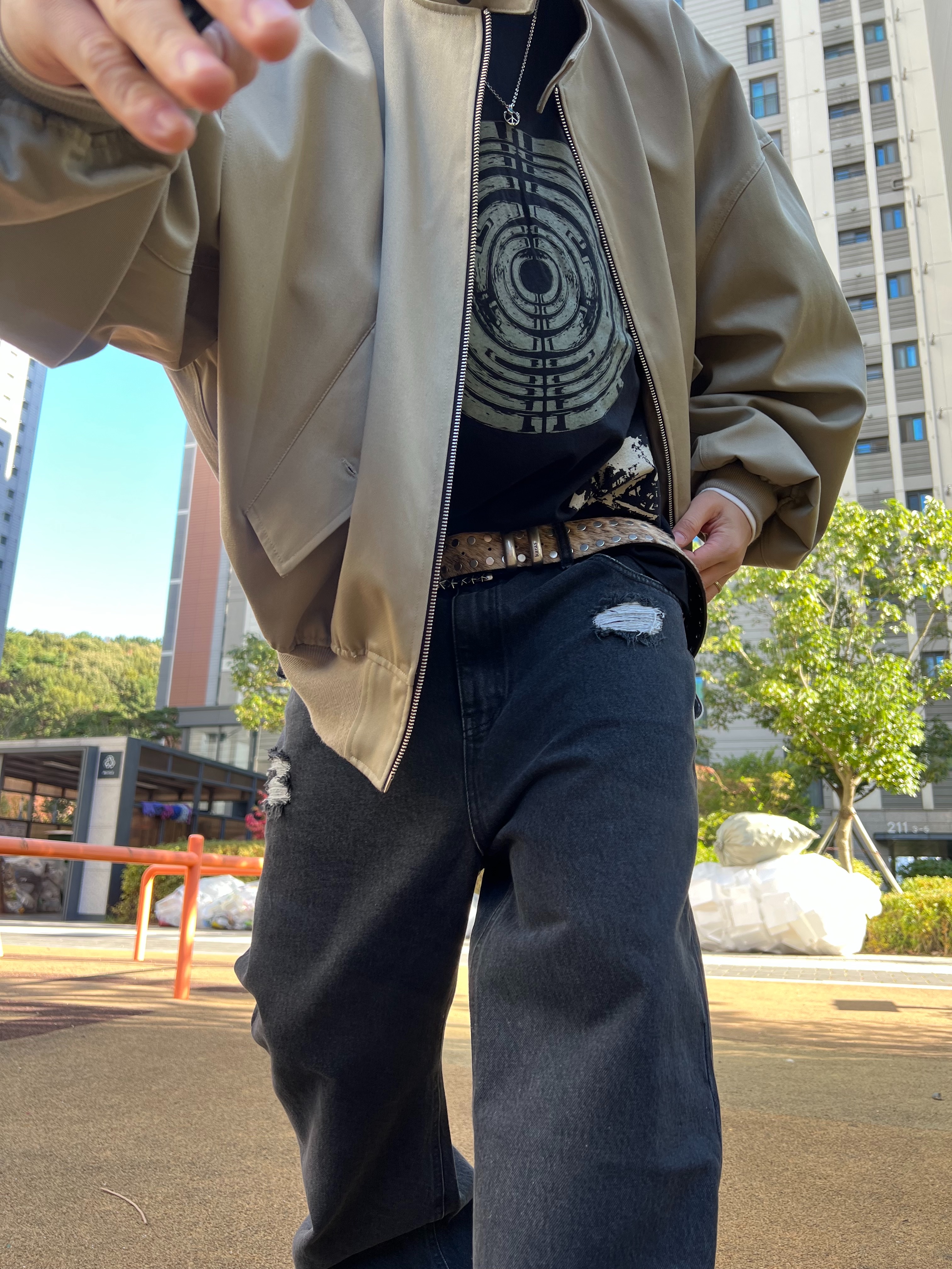 Oakley Factory Team Suede Flesh Edge Boots Yellow, Gless Harrington Jacket 014 Beige 착용 스타일 - 5