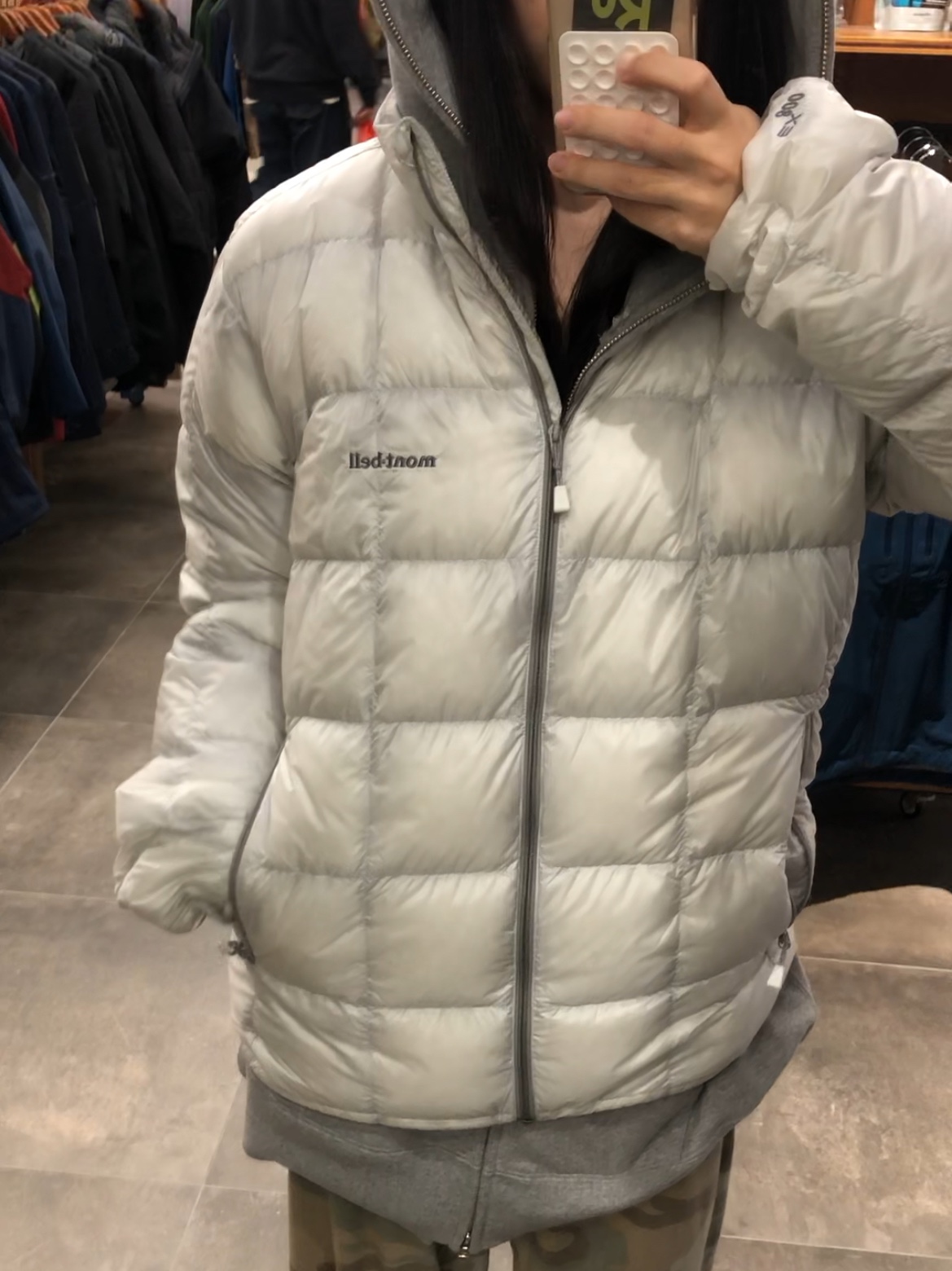 Montbell Superior Down Jacket Light Gray 착용 스타일