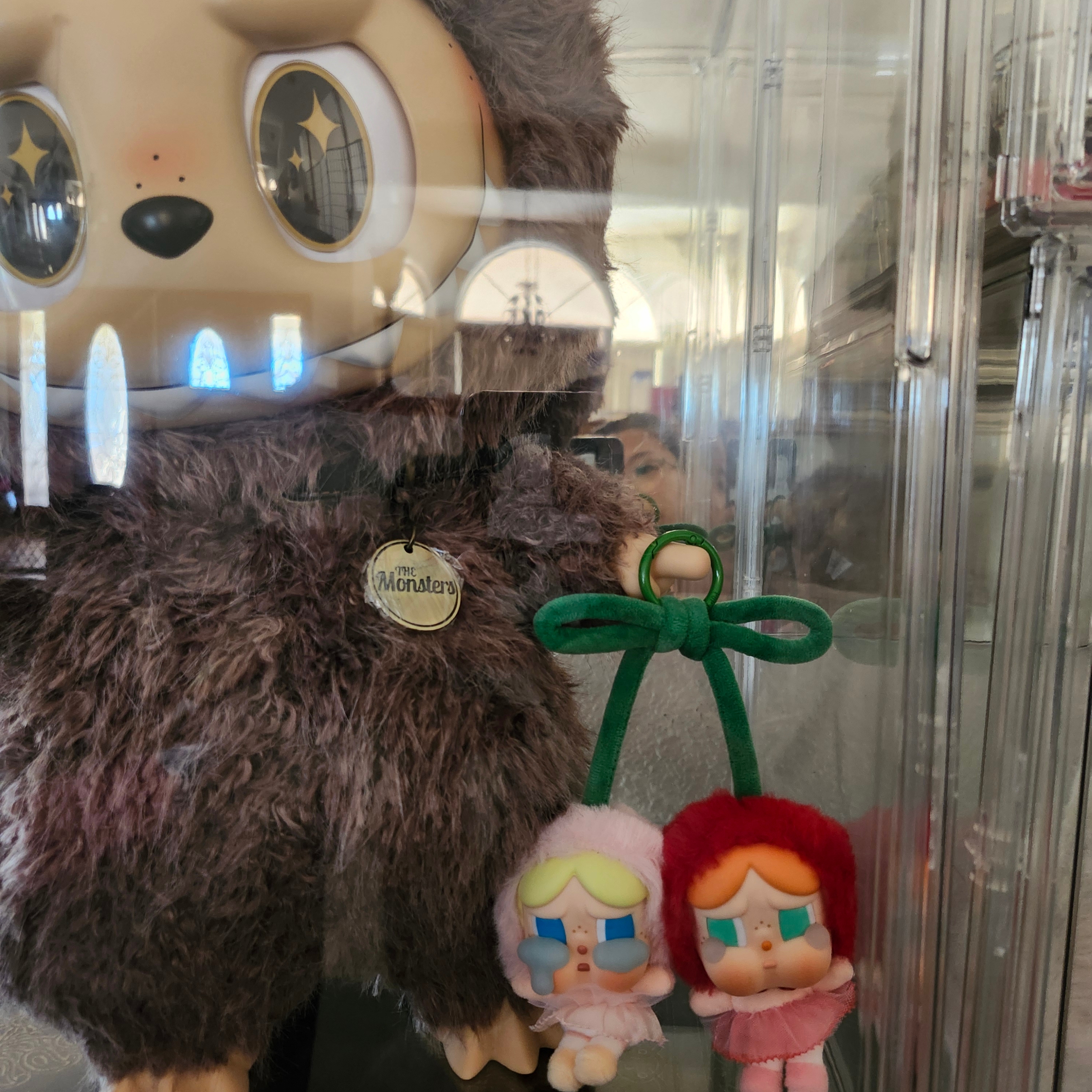 Pop Mart Crybaby Crying For Love Series Vinyl Plush 착용 스타일