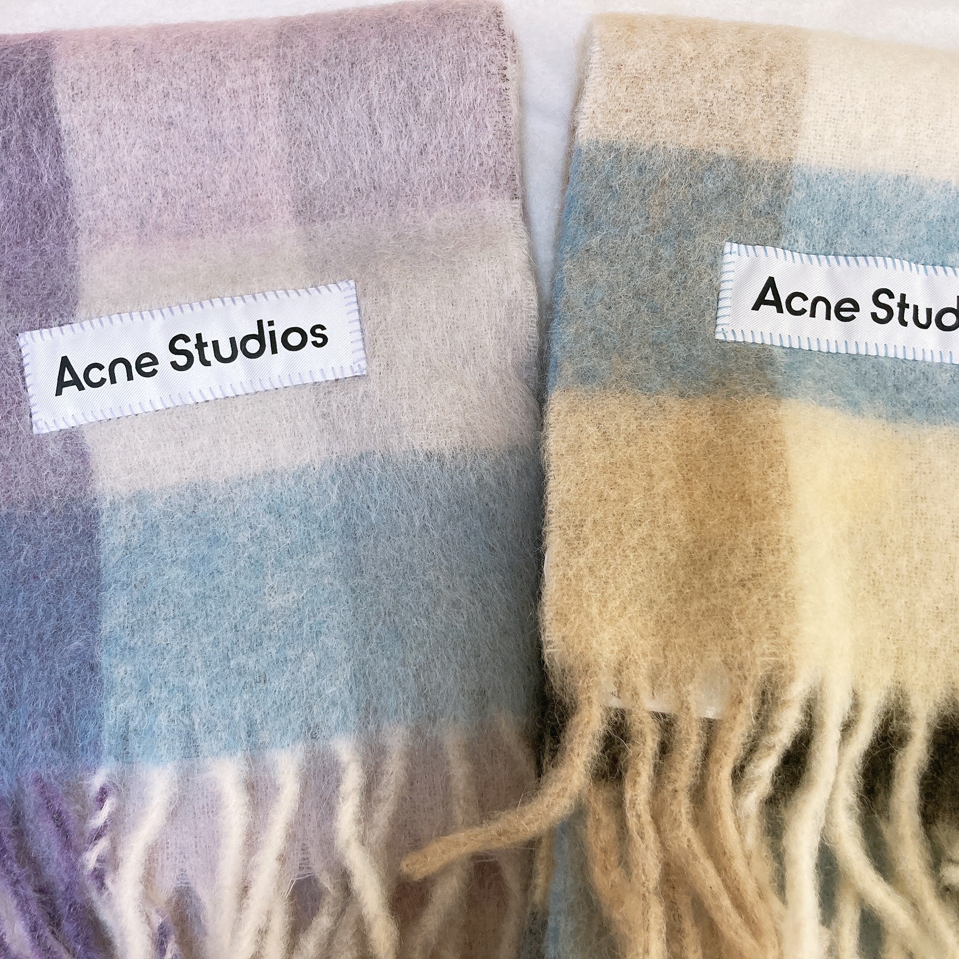 Acne Studios Mohair Check Muffler Blue Beige Black, Acne Studios Mohair Check Muffler Lilac White 착용 스타일