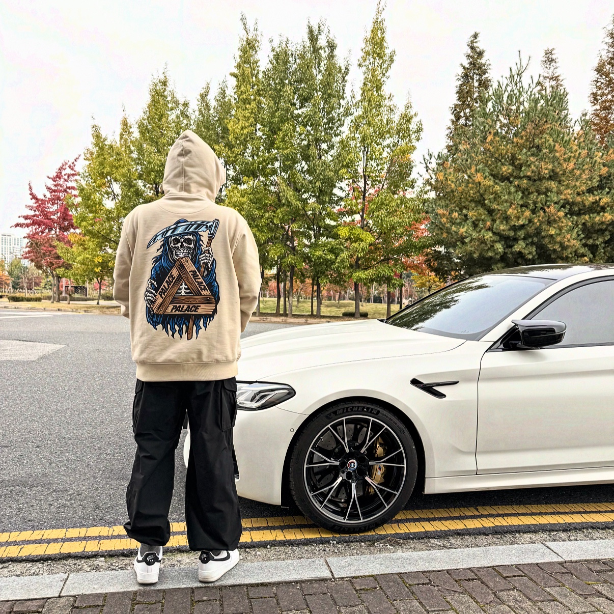 Palace Reaper Hood Camel - 23FW, Nike Air Force 1 '07 White Black 착용 스타일 - 1