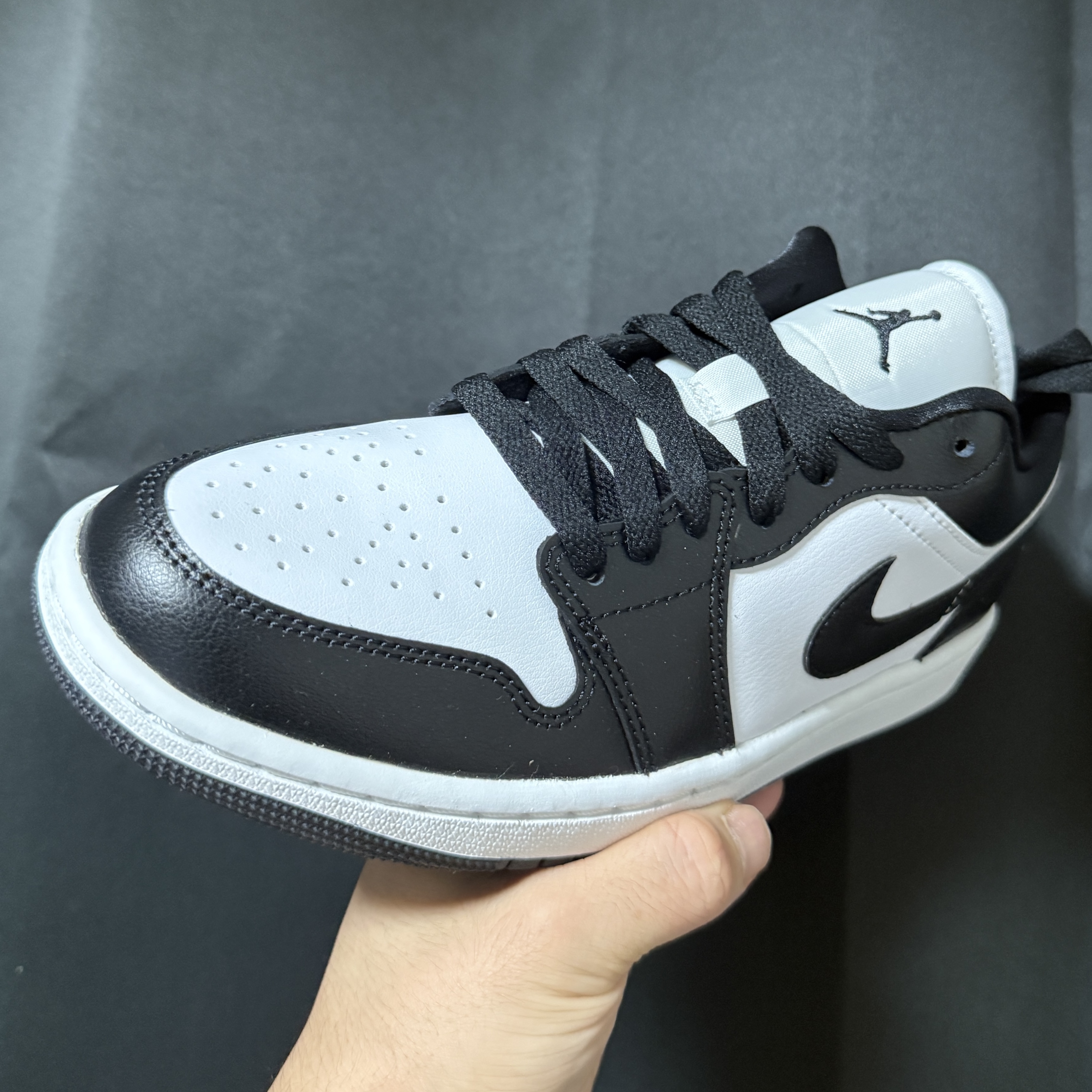 (W) Jordan 1 Low Black and White 착용 스타일