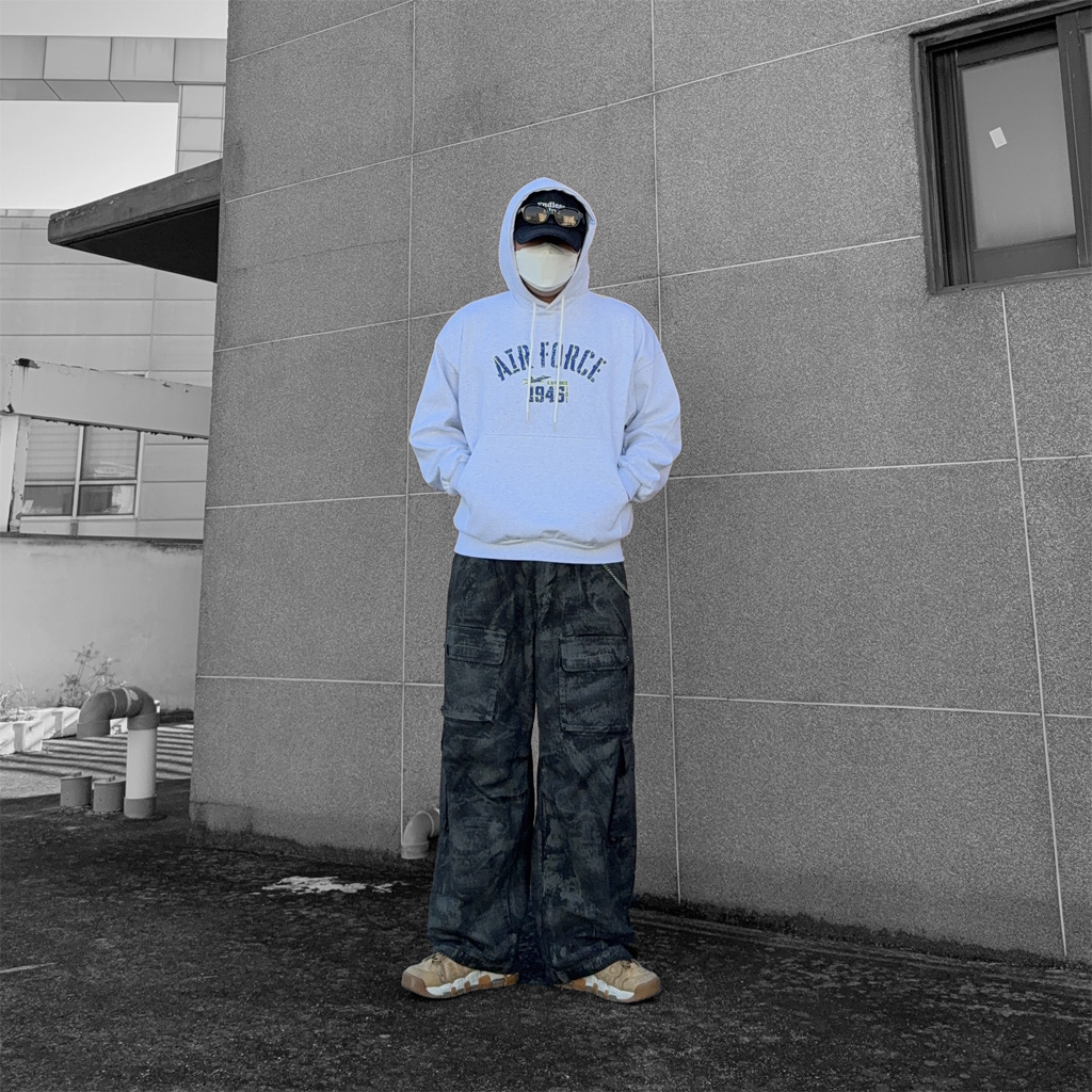 Undermycar Harban Rough Dirty Painting Wide Cargo Pants Lint - 23SS, Nike Air More Uptempo Flax 착용 스타일 - 3