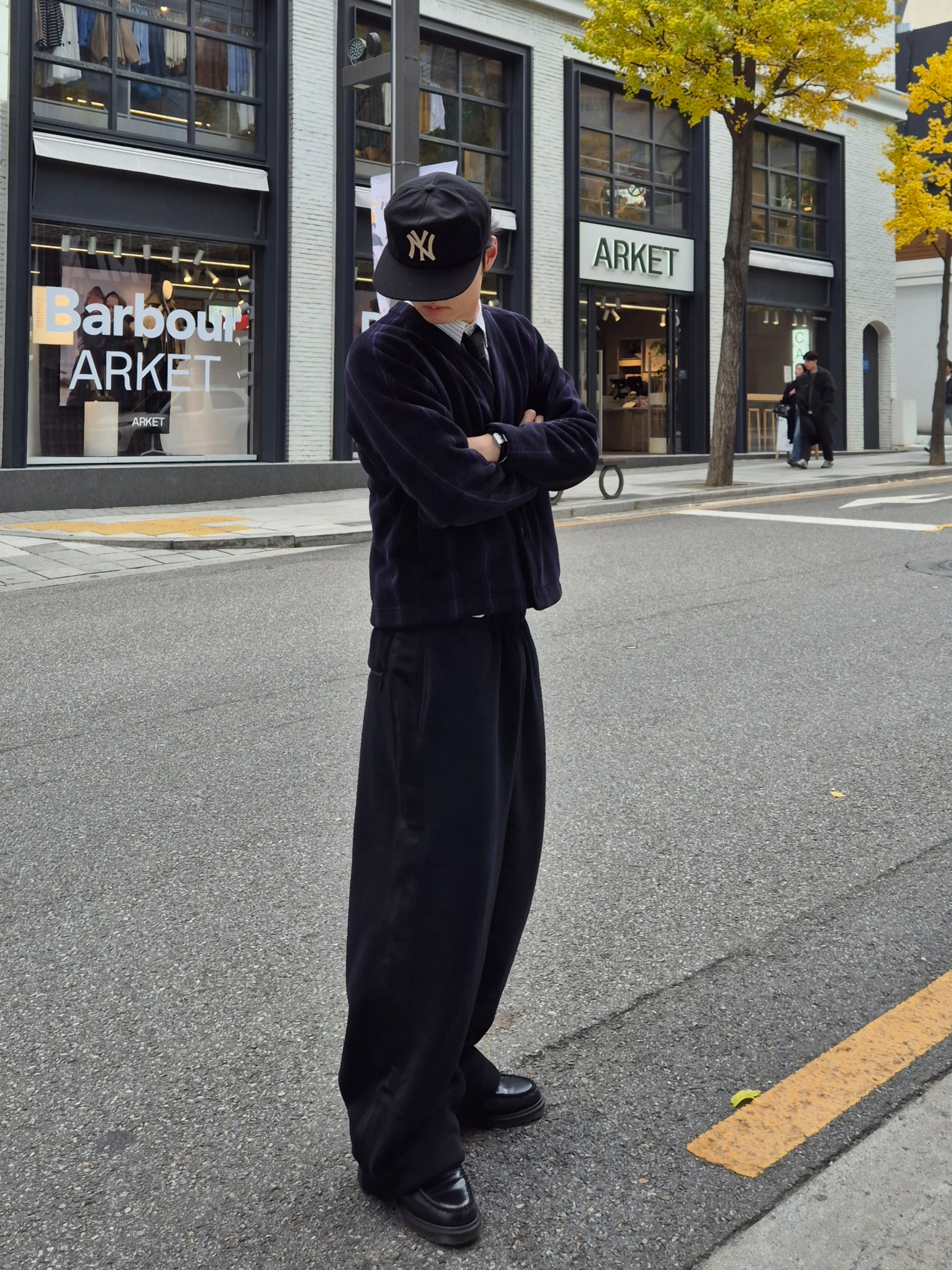 Uniqlo x Needles Fleece Oversized Cardigan Black - KR, Uniqlo x Needles Fleece Wide Pants Black - KR 착용 스타일 - 5