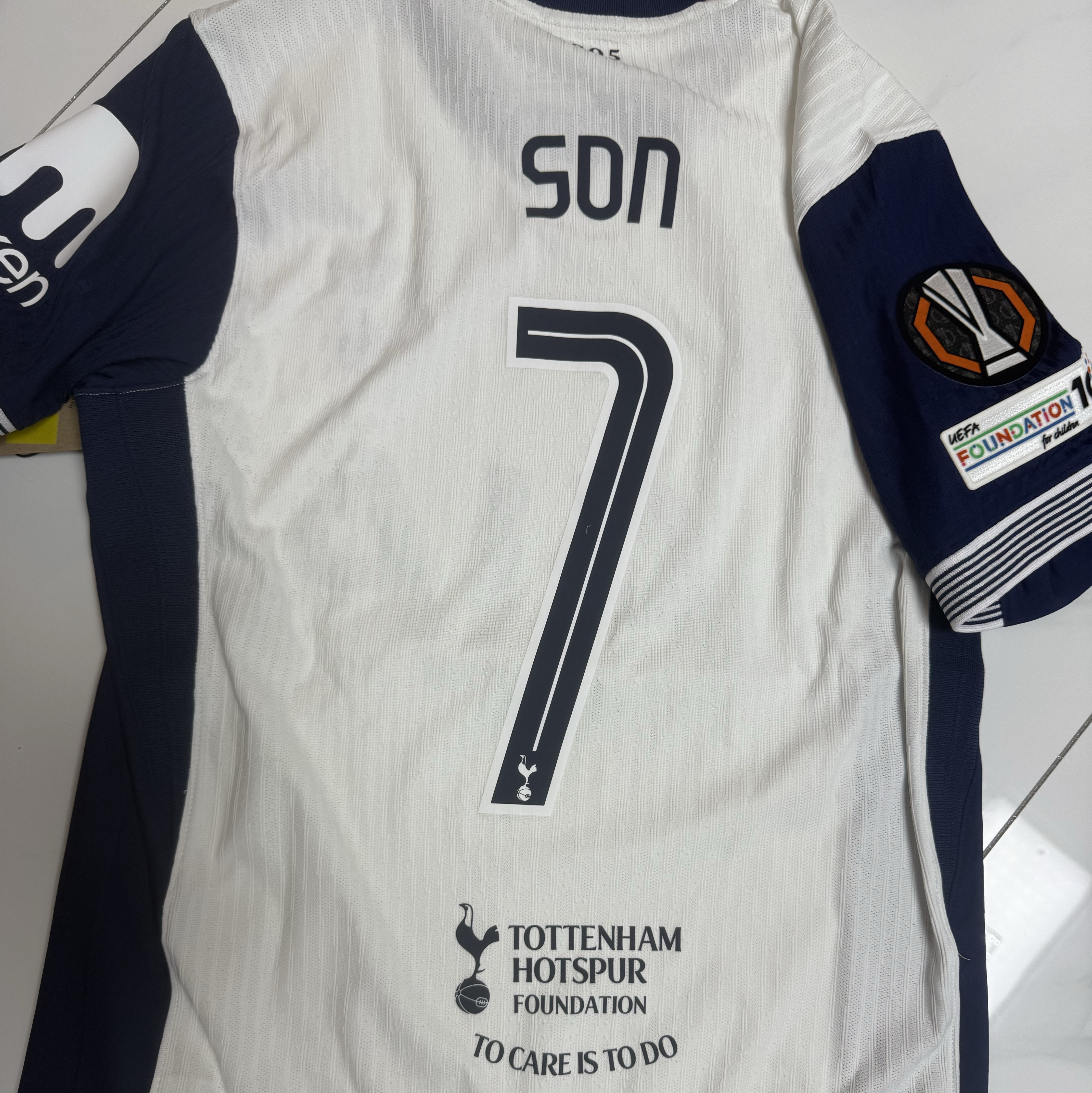 Nike Tottenham Hotspur 2024/25 Dri-Fit ADV Match Home Authentic Jersey White (Non Marking Ver.), New Era 59Fifty MLB Authentic New York Yankees Game Navy 착용 스타일 - 4