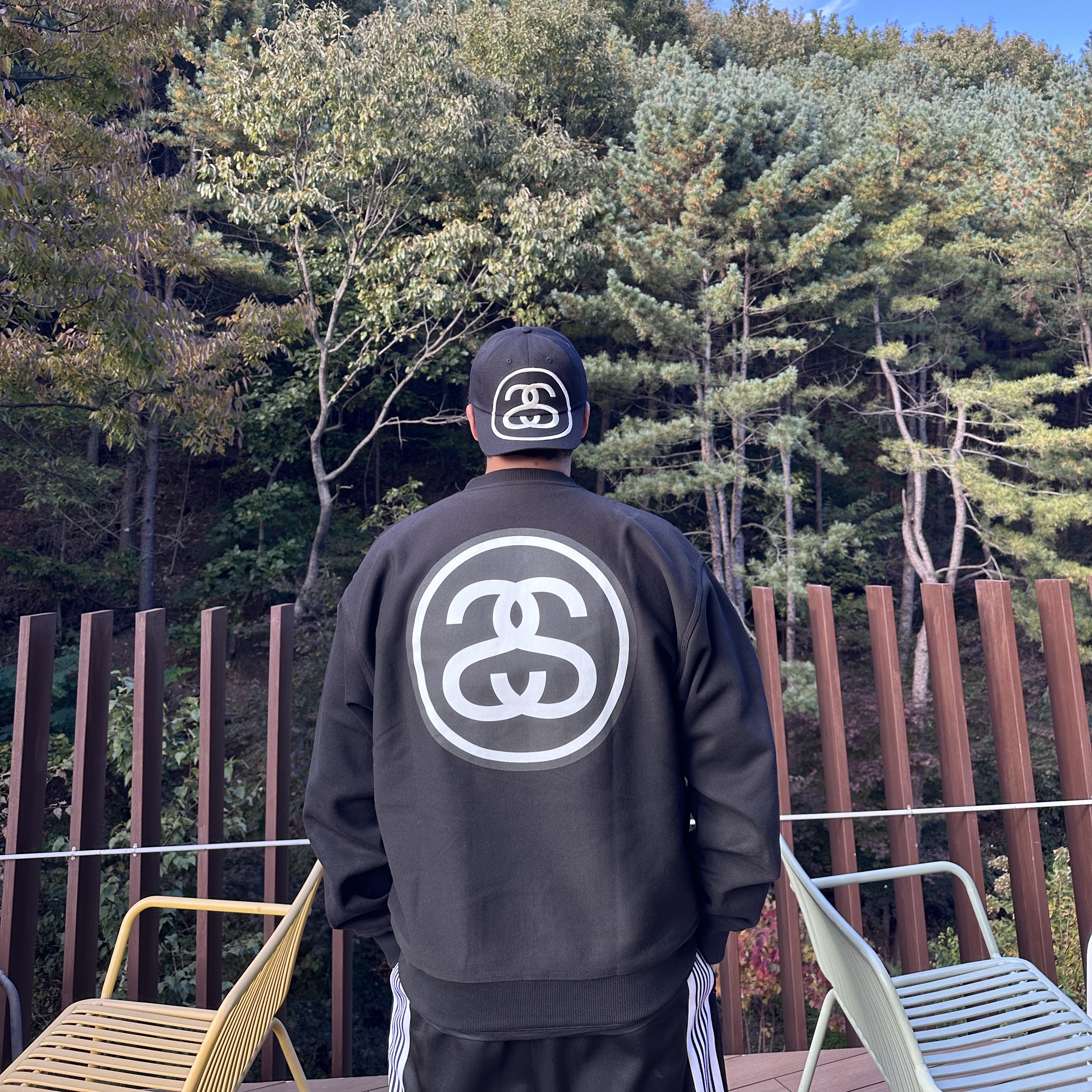 Stussy Big Link Low Pro Strapback Cap Black, Needles H.D. Track Pants Poly Smooth Black White 착용 스타일 - 1