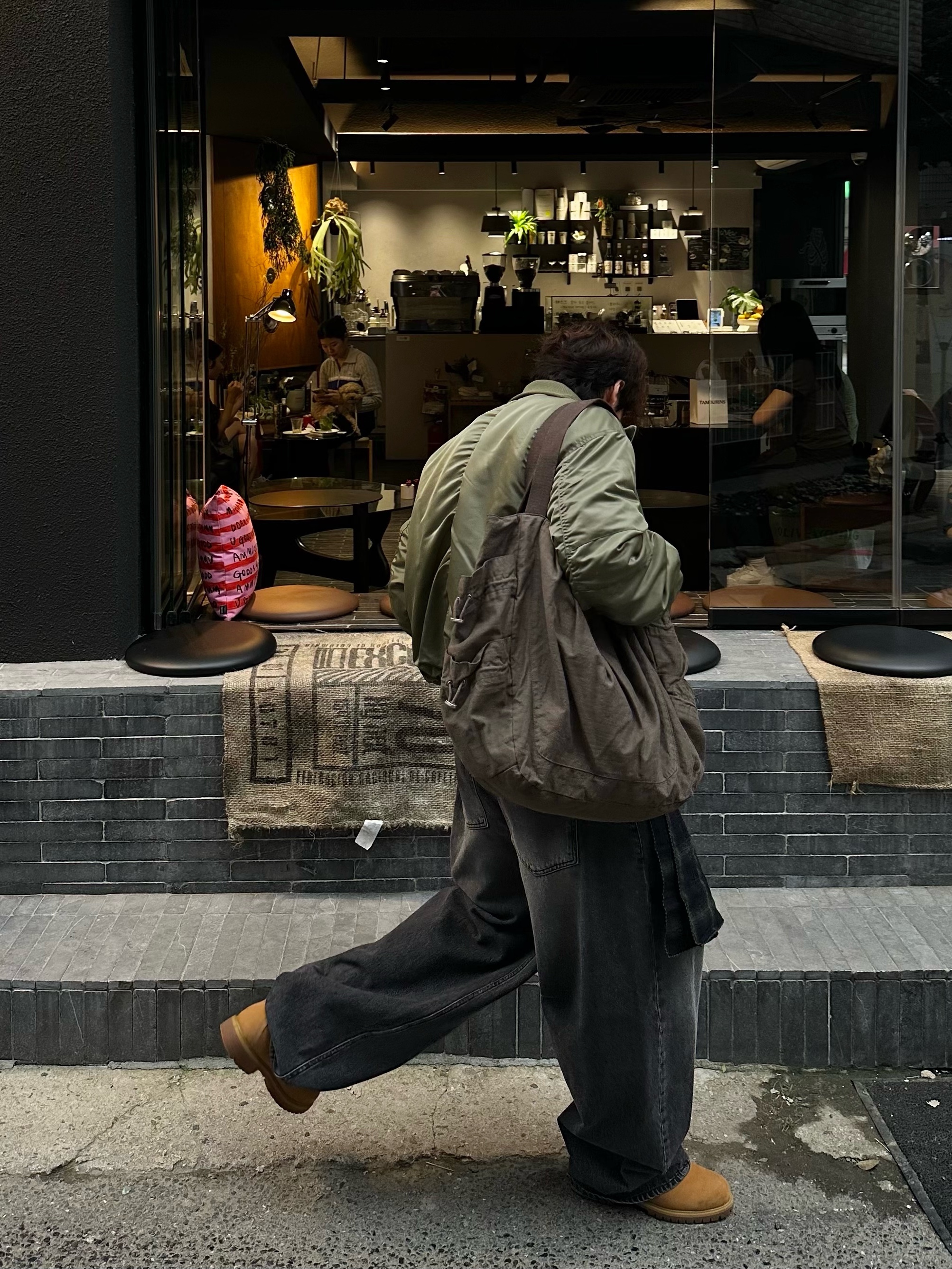Timberland Premium 6 inch Waterproof Boot Wheat Nubuck - Wide, noun Wide Curved Denim Pants Black 착용 스타일 - 2