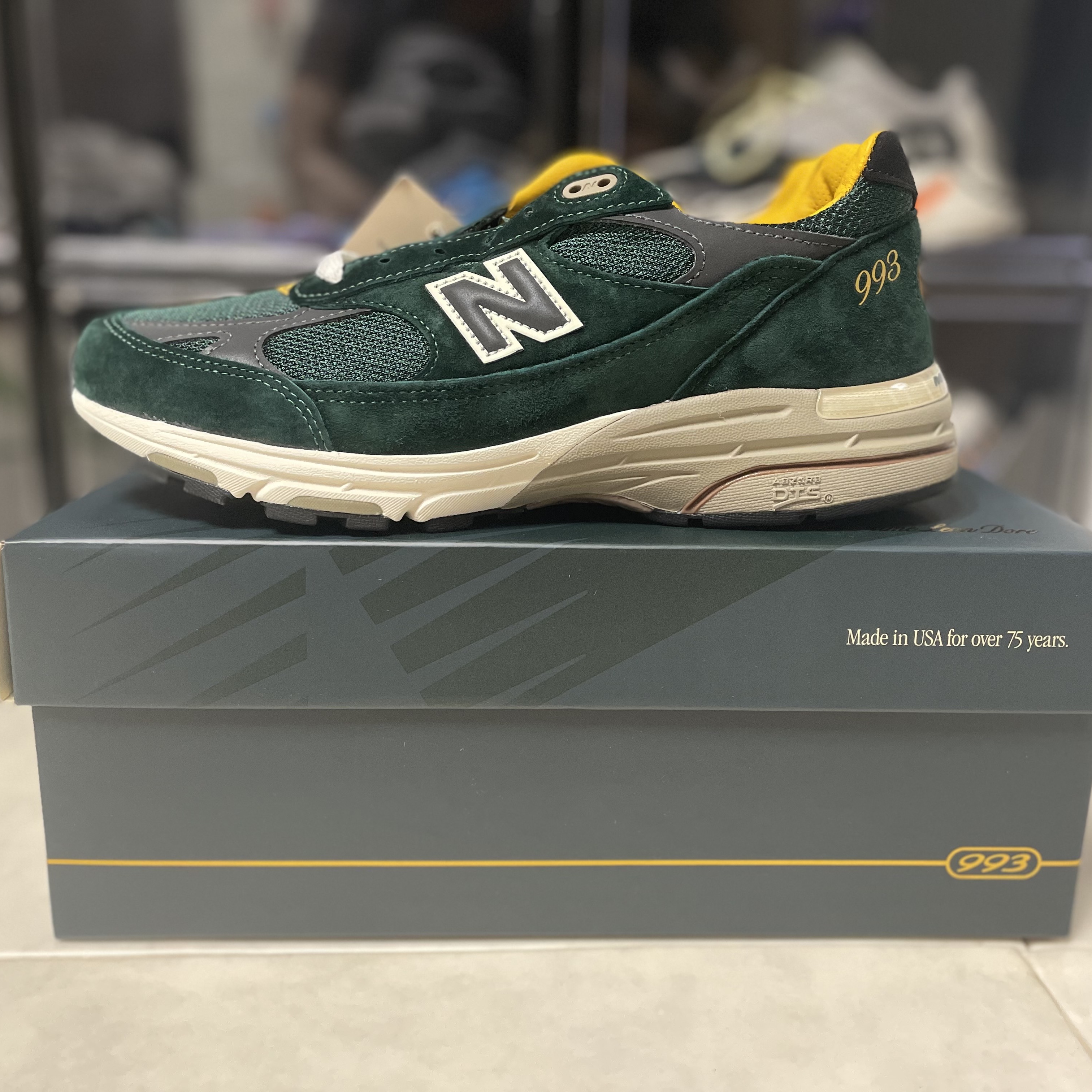 New Balance x Aime Leon Dore 993 Made in USA Pine Grove 착용 스타일 - 1