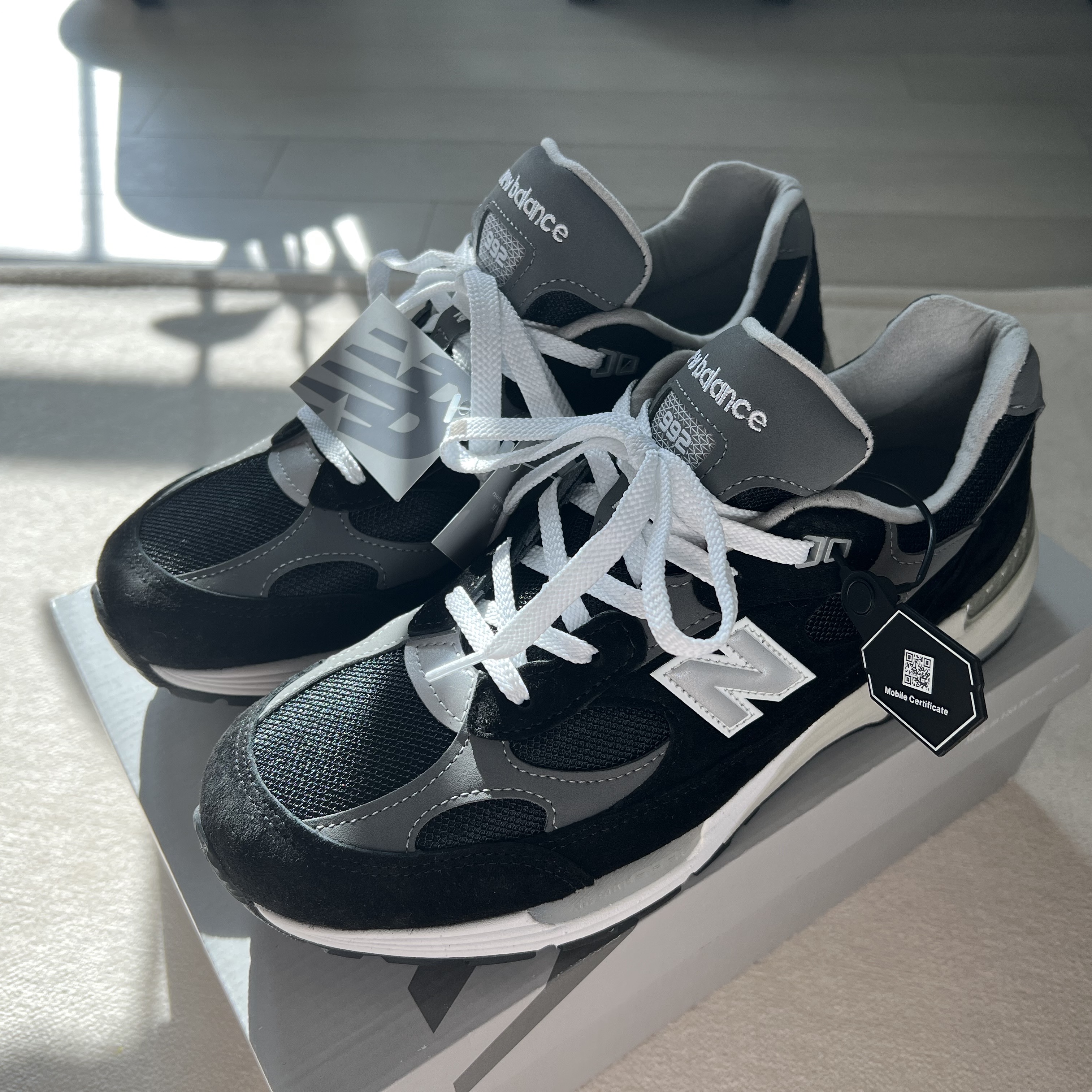 New Balance 992 Made in USA Core Black Grey 착용 스타일