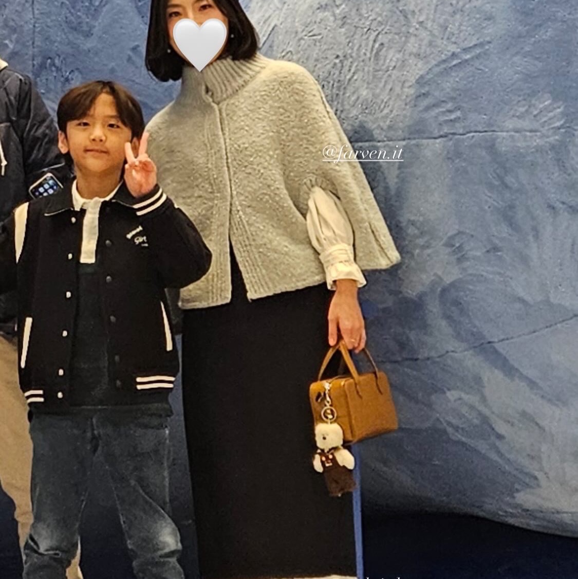 [6th reorder] FARVEN Santa Wool Cape Ice Blue 착용 스타일