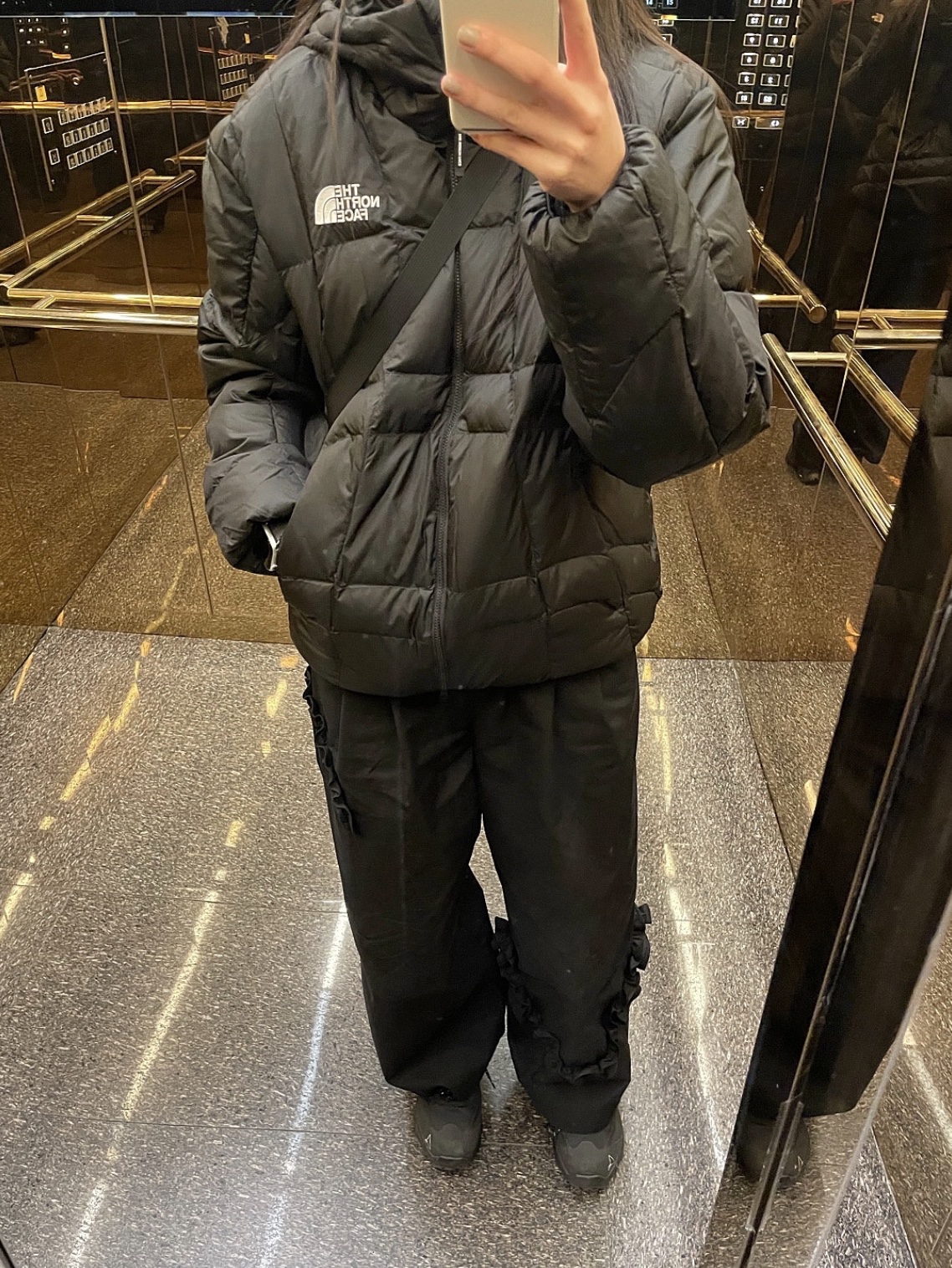 The North Face White Label Wave LT On Ball Jacket Black, Roa Hiking Katharina Black 착용 스타일