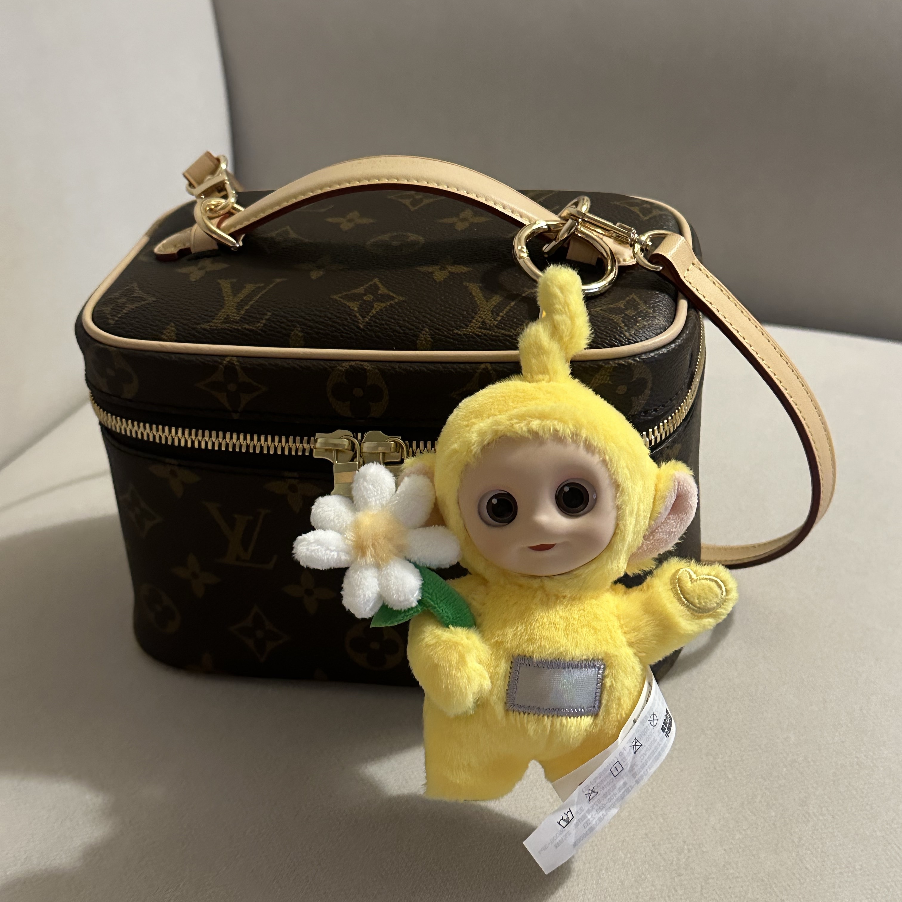 Pop Mart Teletubbies Say Hello Series Figures Sealed Case Laa Laa's Energetic Flower (Opened Case) 착용 스타일