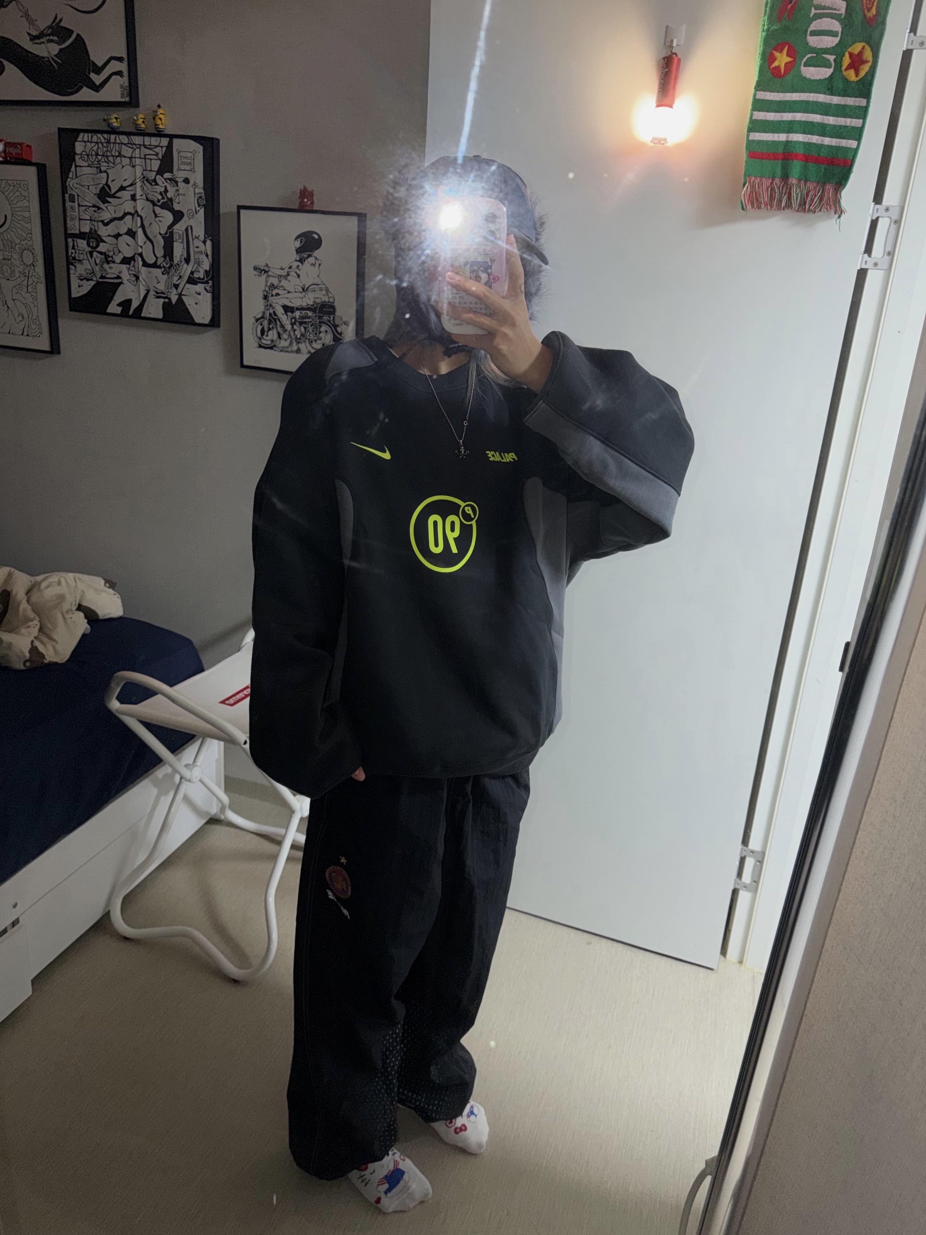 Palace x Nike Total P90 Crew Black - 25FW, Palace Pertex Dogear 6-Panel Skyline Blue - 25FW 착용 스타일 - 1