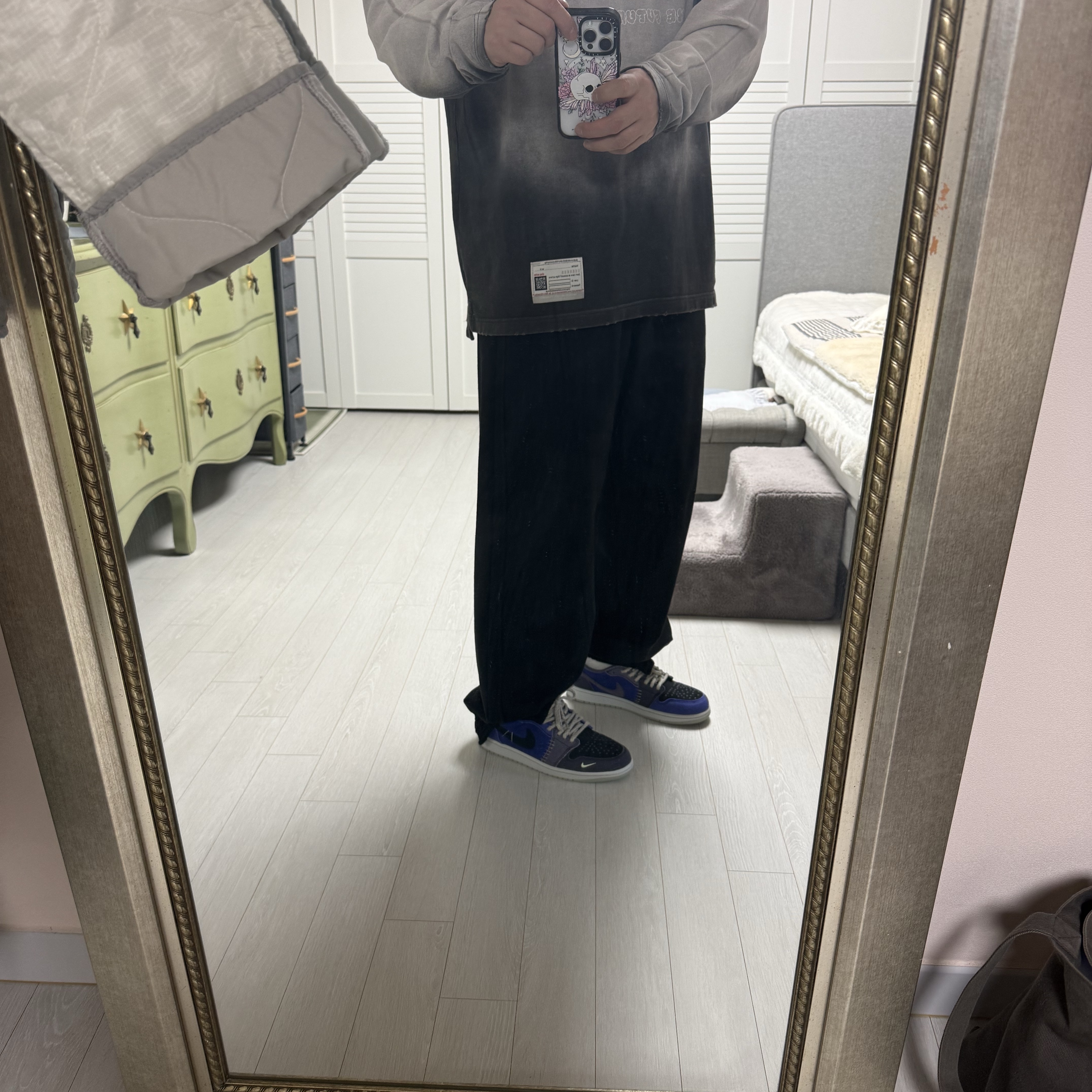 Jordan 1 x Zion Williamson Retro Low OG Regency Purple and Dark Raisin 착용 스타일 - 2