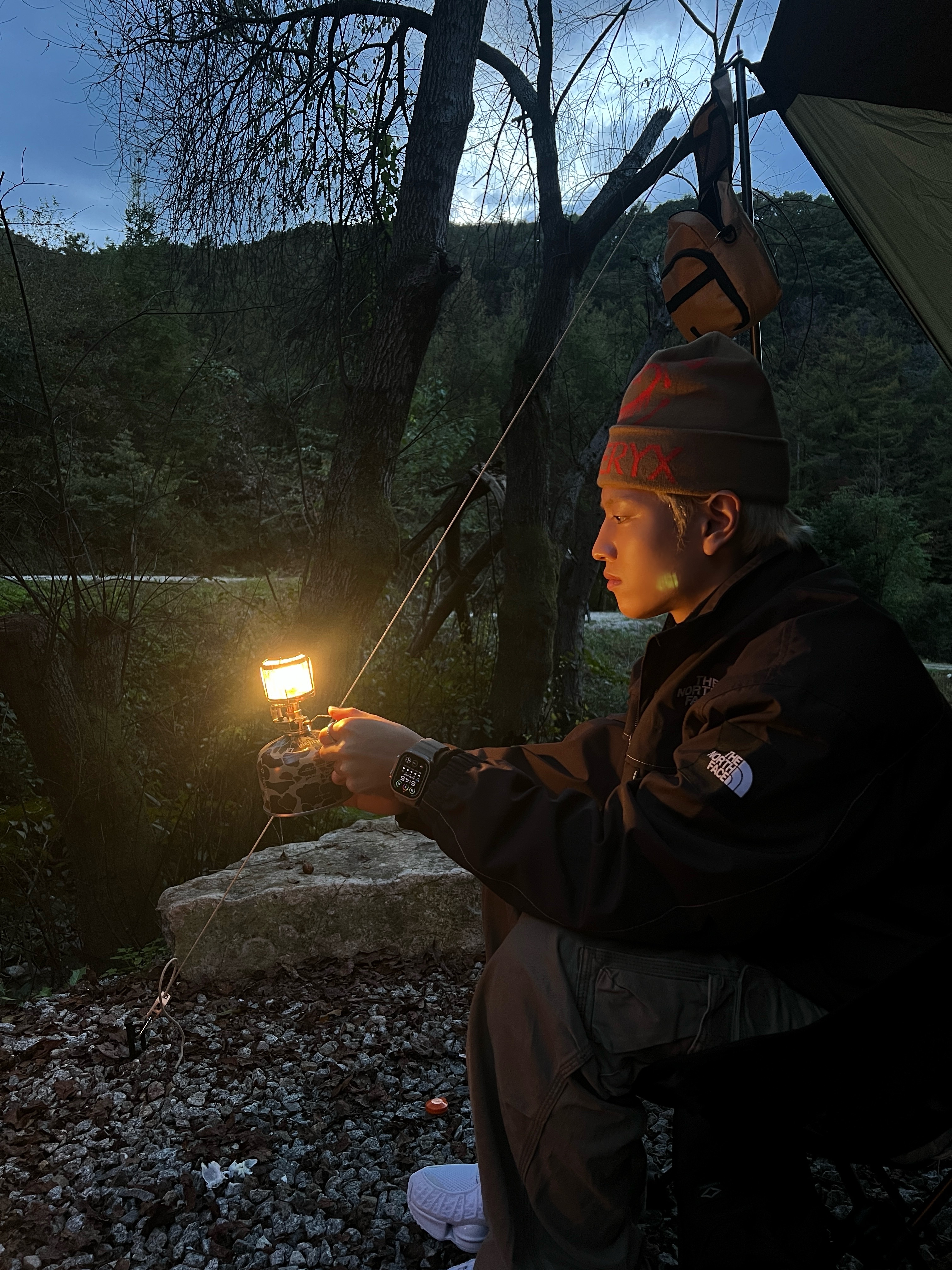 The North Face White Label Neilton Jacket Dark Brown, Arc'teryx Bird Word Toque Canvas Dynasty 착용 스타일