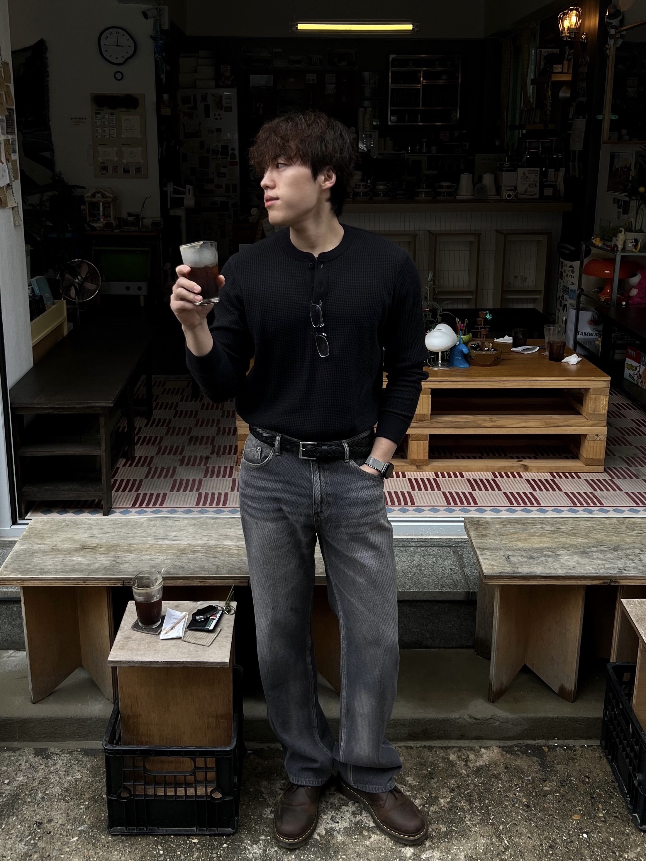 Dr. Martens 1461 Crazy Horse Dark Brown 착용 스타일 - 1