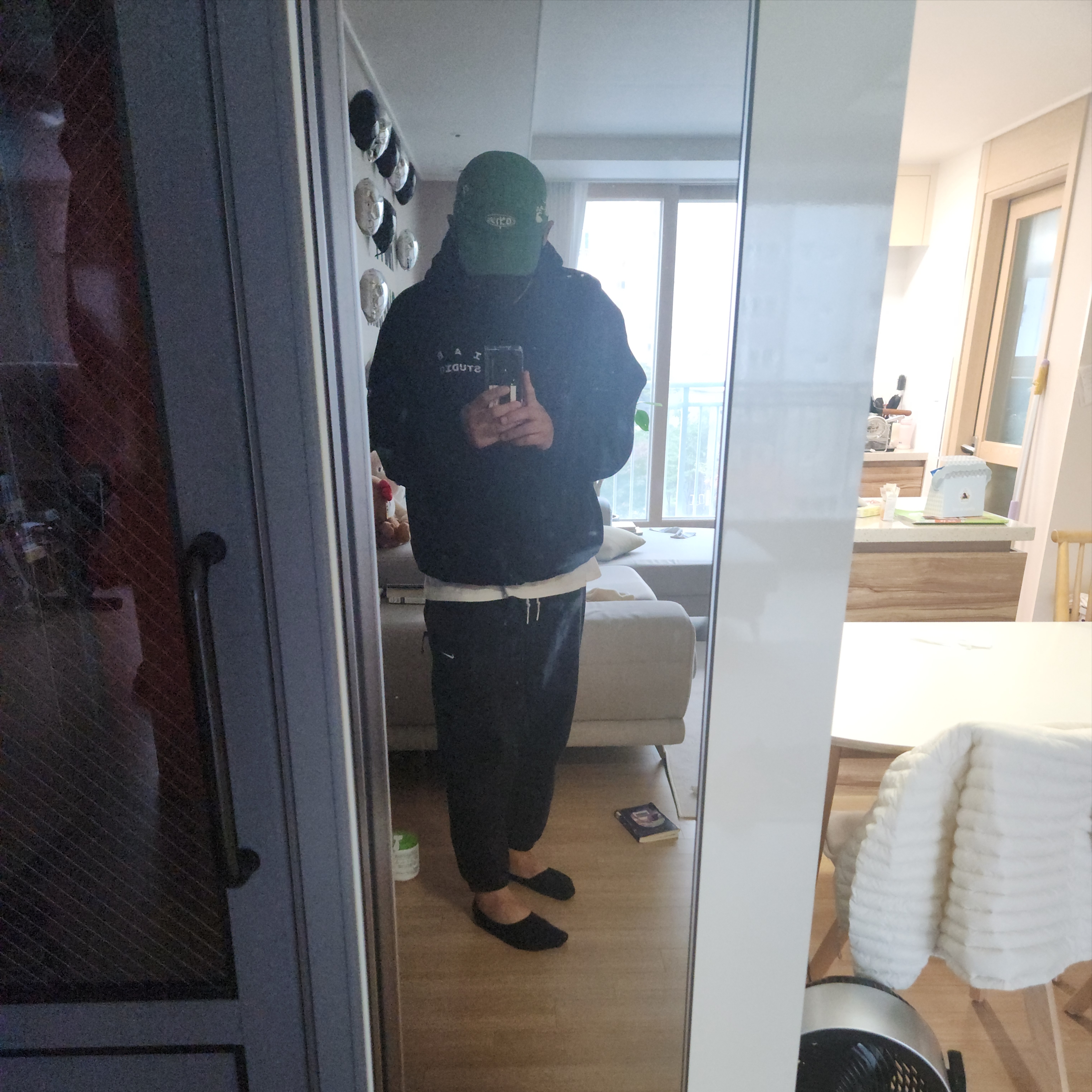 IAB Studio IAB Camo Logo Hoodie Black, Nike NRG Solo Swoosh Fleece Pants Black White - Asia 착용 스타일