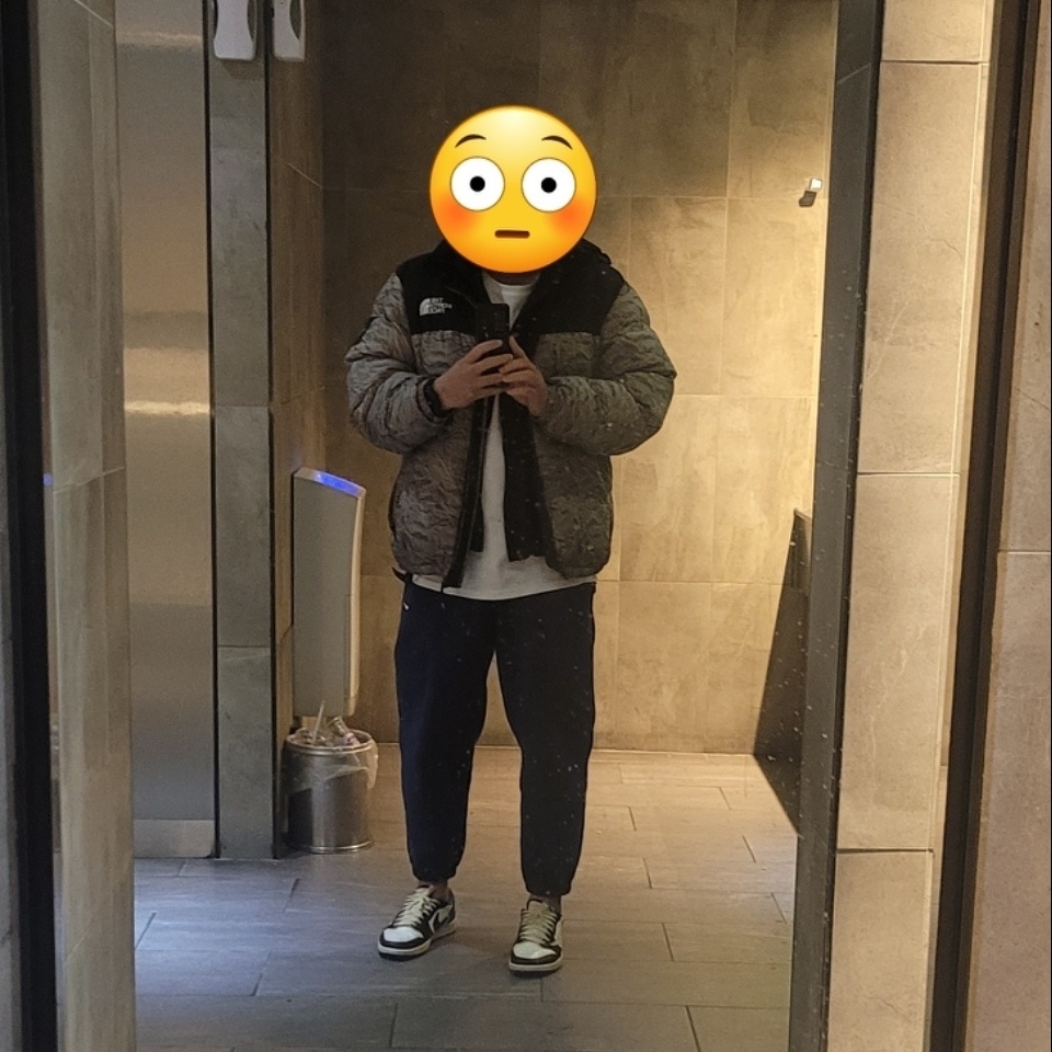 Nike NRG Solo Swoosh Fleece Pants Valerian Blue - Asia, Jordan 1 x Travis Scott x Fragment Retro Low OG SP Military Blue 착용 스타일