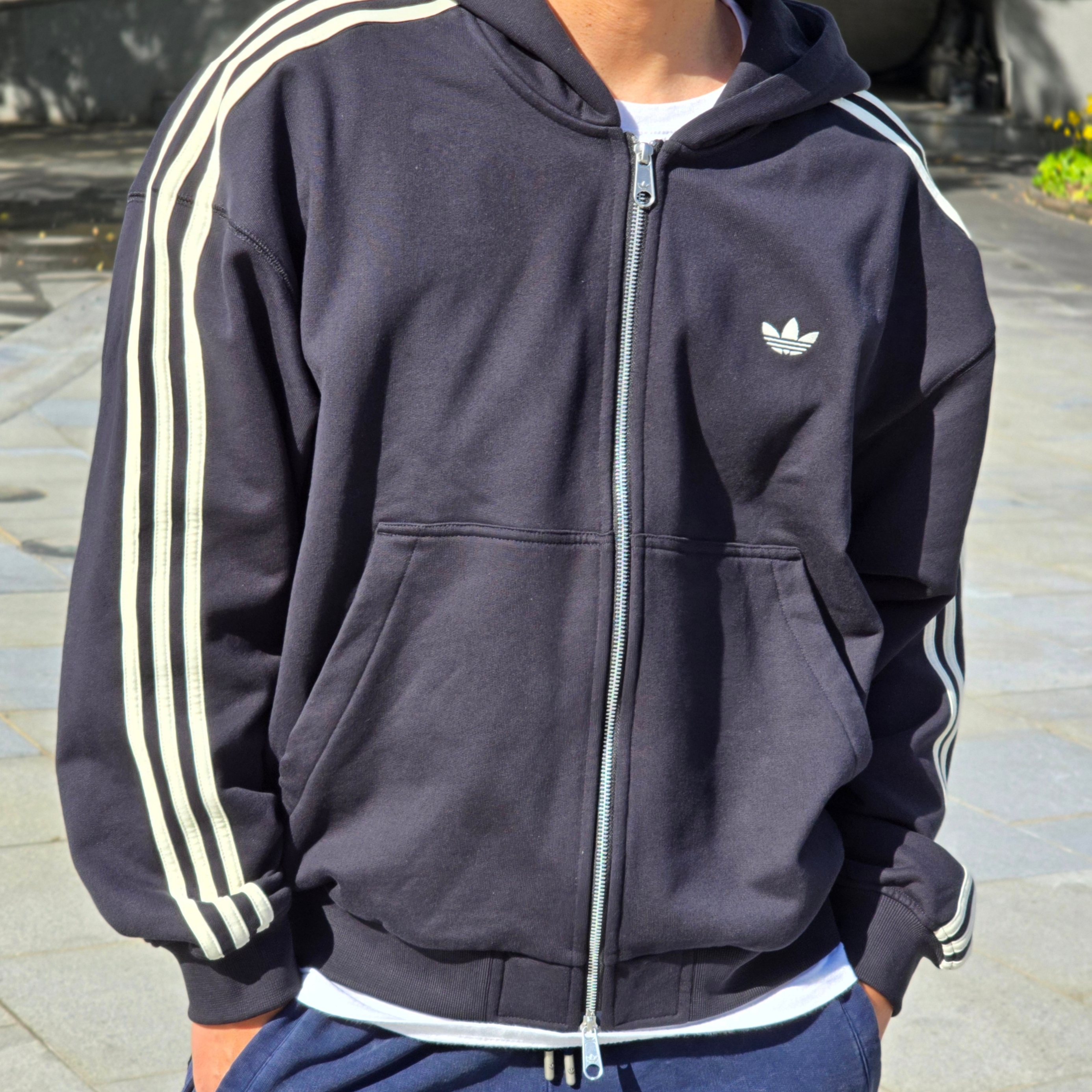 Adidas 3-Stripes Full-Zip Hoodie Black Cream White - KR Sizing, Adidas 3-Stripes Full-Zip Hoodie Black Cream White - US Sizing 착용 스타일 - 1