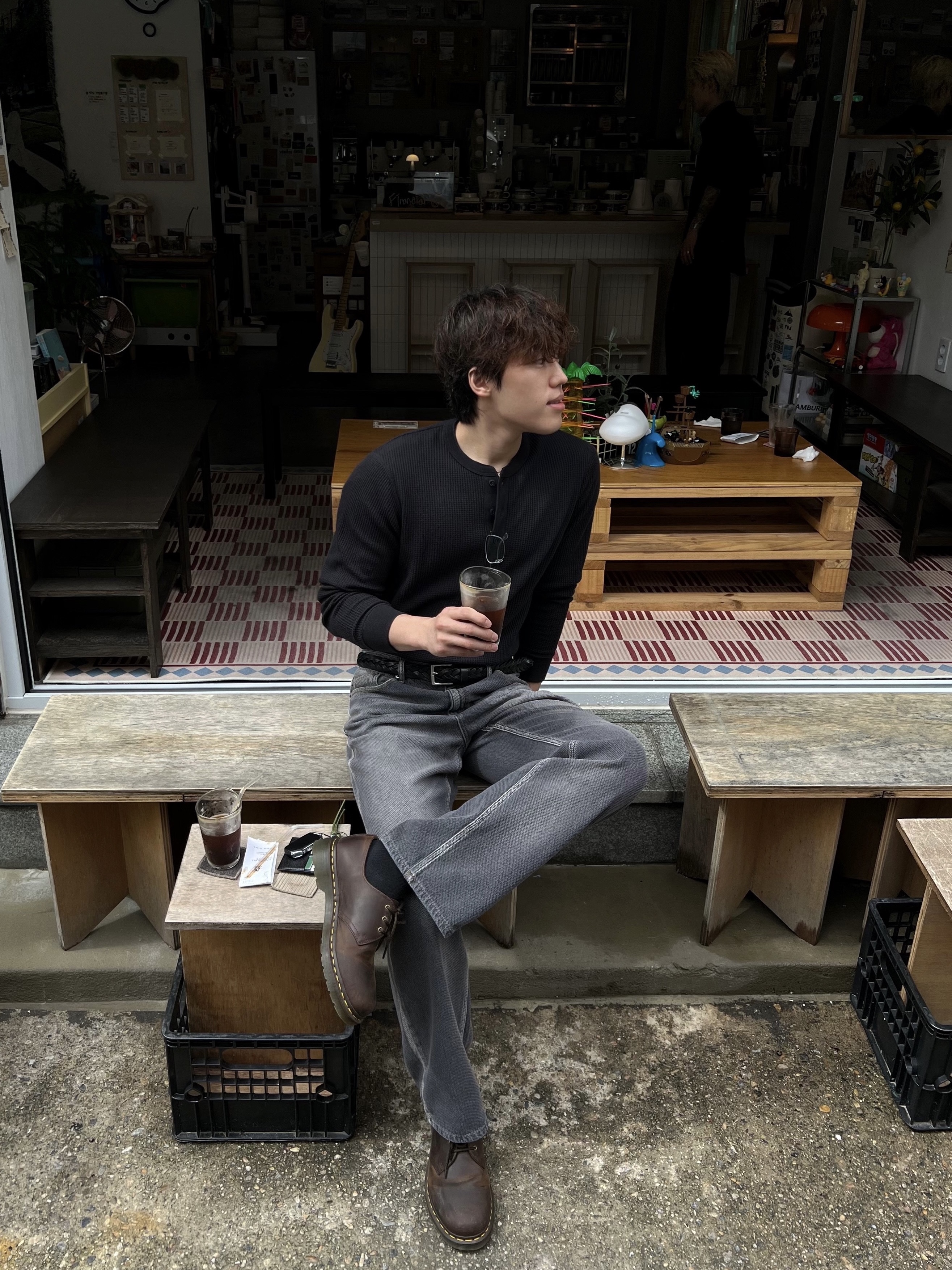 Dr. Martens 1461 Crazy Horse Dark Brown 착용 스타일 - 4