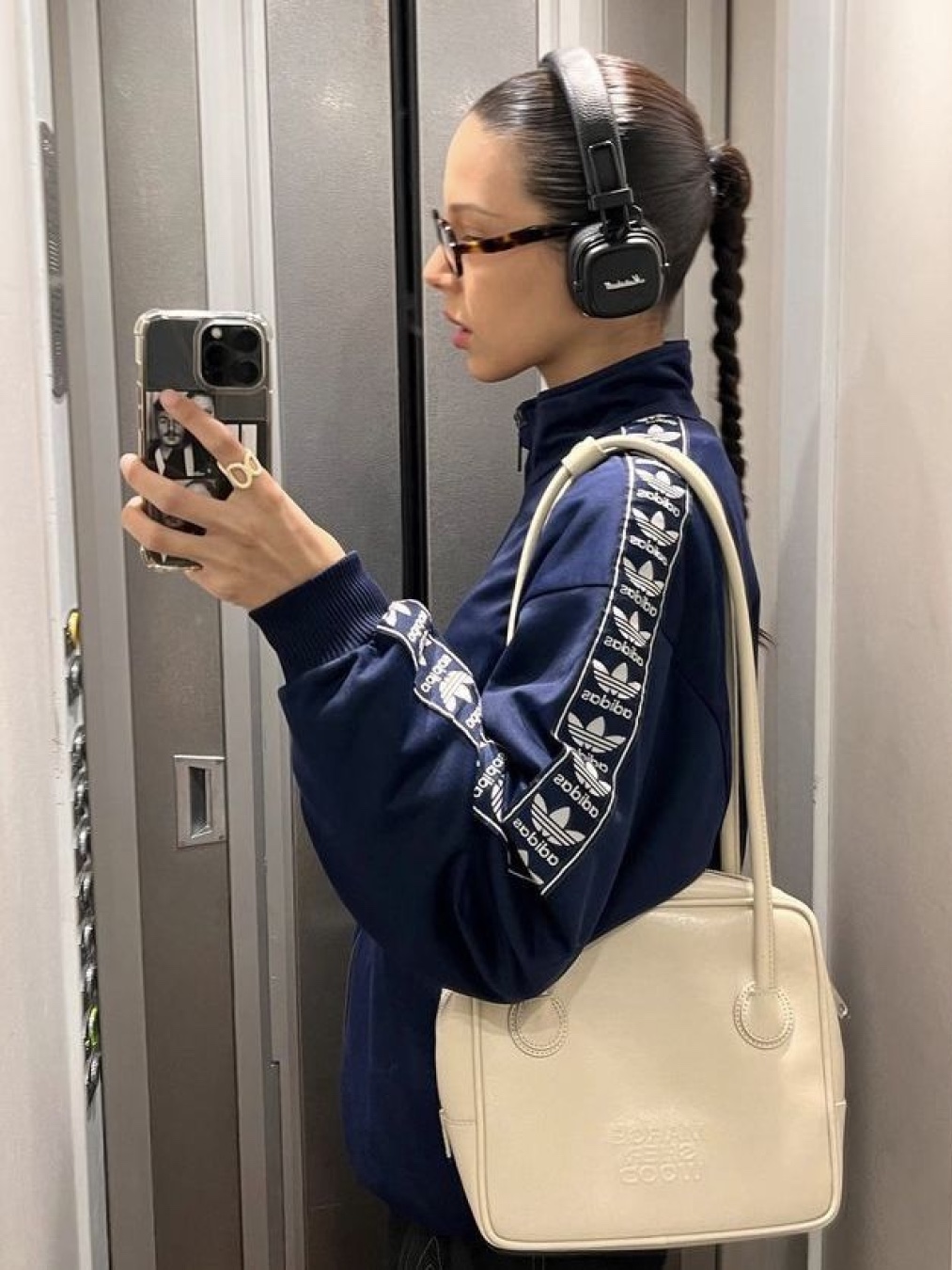 Beats Studio Pro Wireless Over Ear Headphone Black (Korean Ver.), Apple AirPods Max Lightning Silver (Korean Ver.) 착용 스타일 - 10