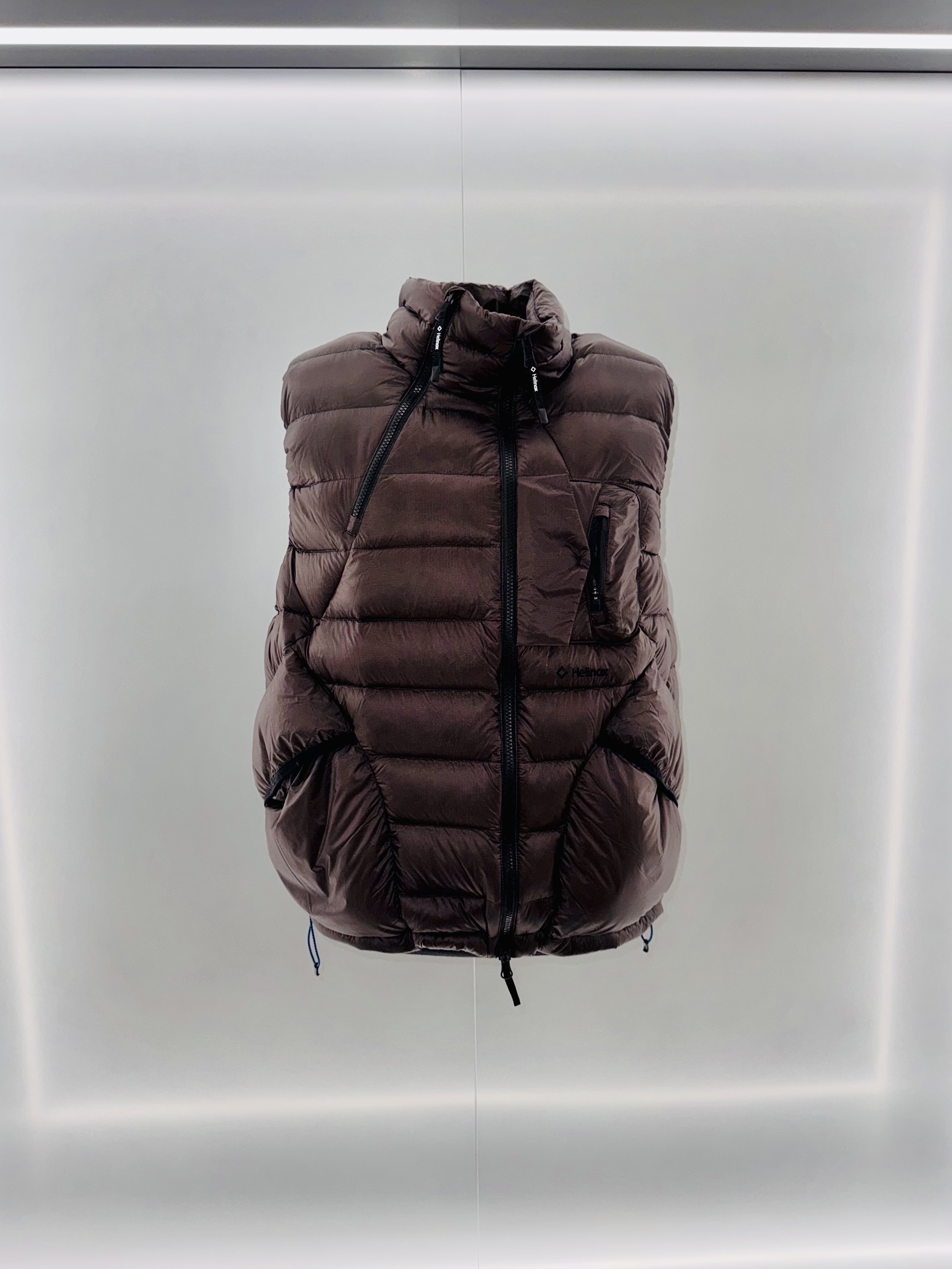 Helinox Wear Eclipse Pack Down Vest Cyan Blue, Helinox Wear Trooper Cap Black 착용 스타일 - 2