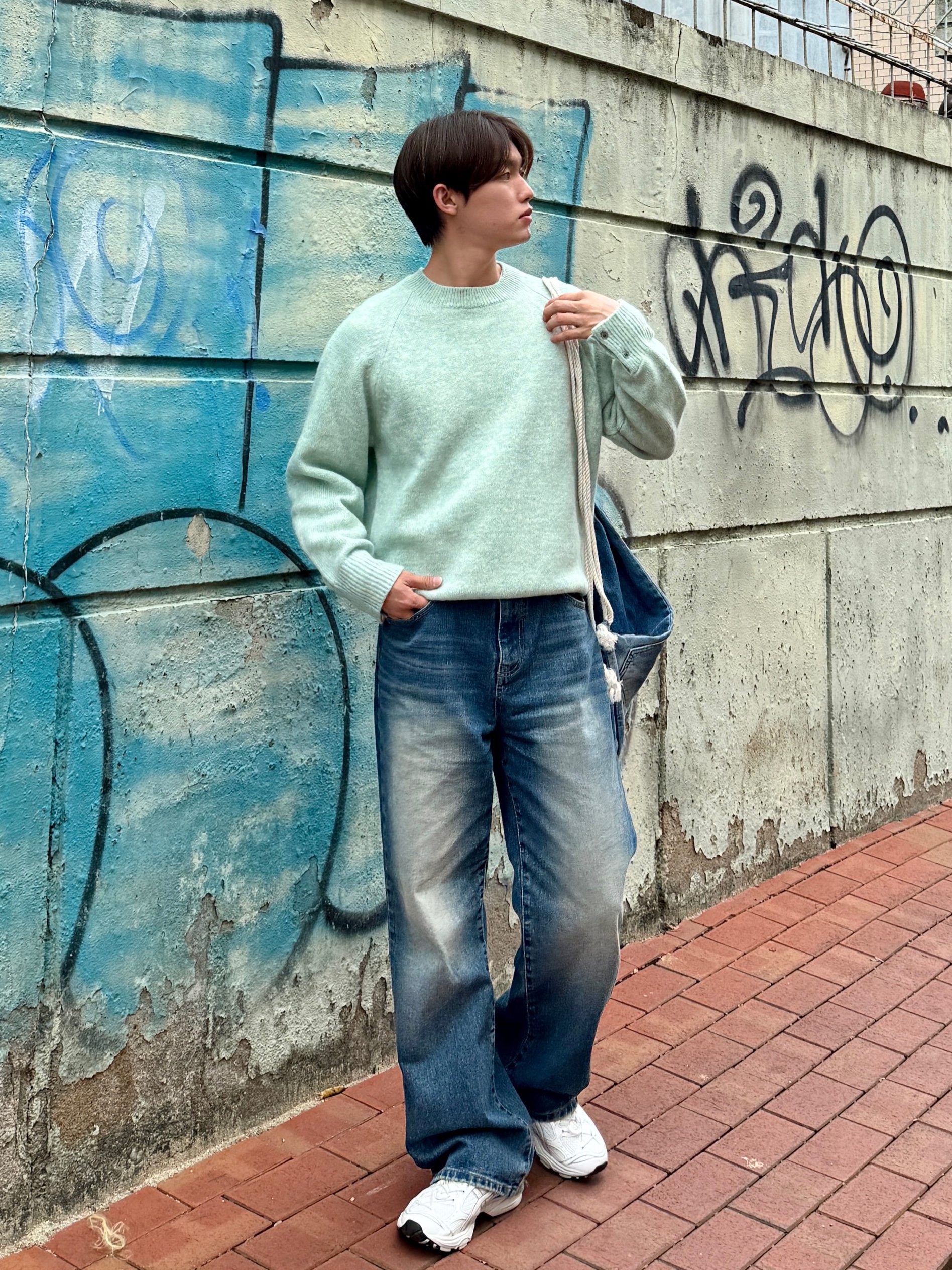 Knitted Shaggy Dog Wool 100% Round Knit Mint 착용 스타일