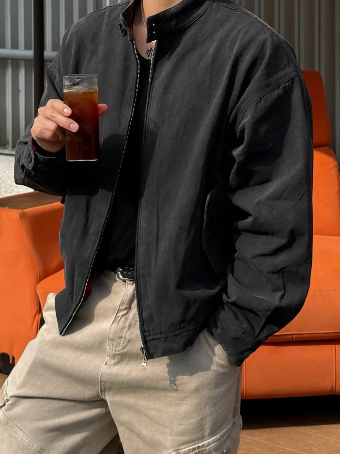 QT8 GARMENTS TL Washed Oxford Harrington Jacket Black 착용 스타일 - 5
