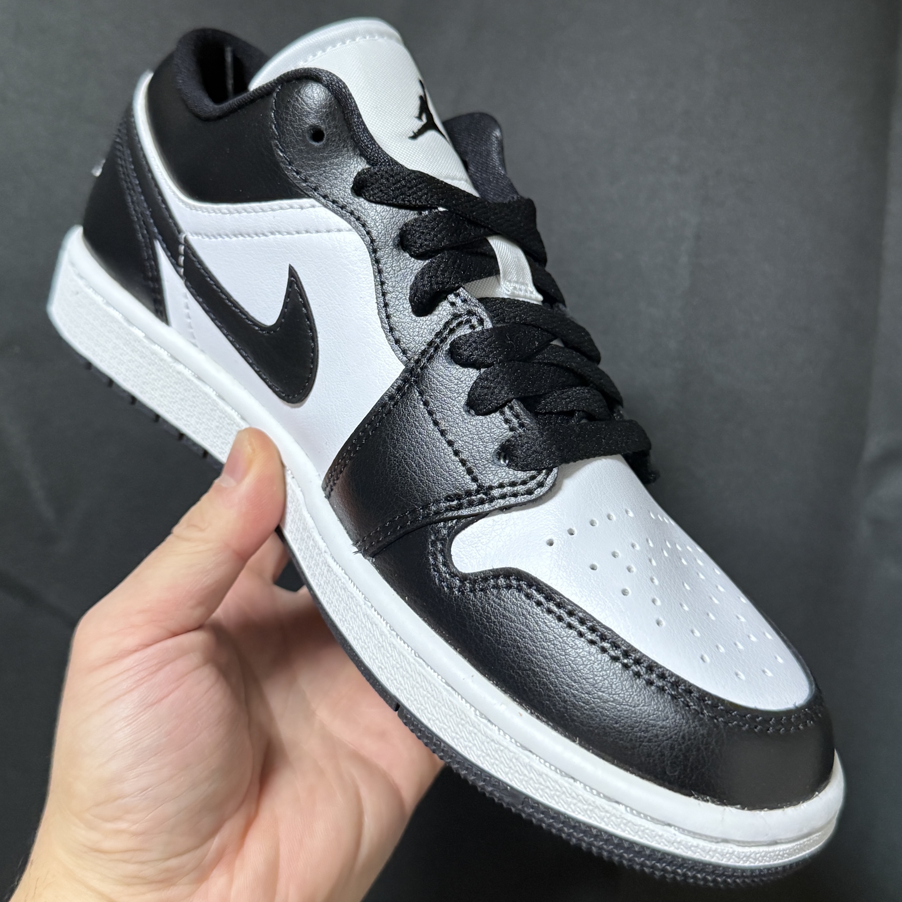 (W) Jordan 1 Low Black and White 착용 스타일