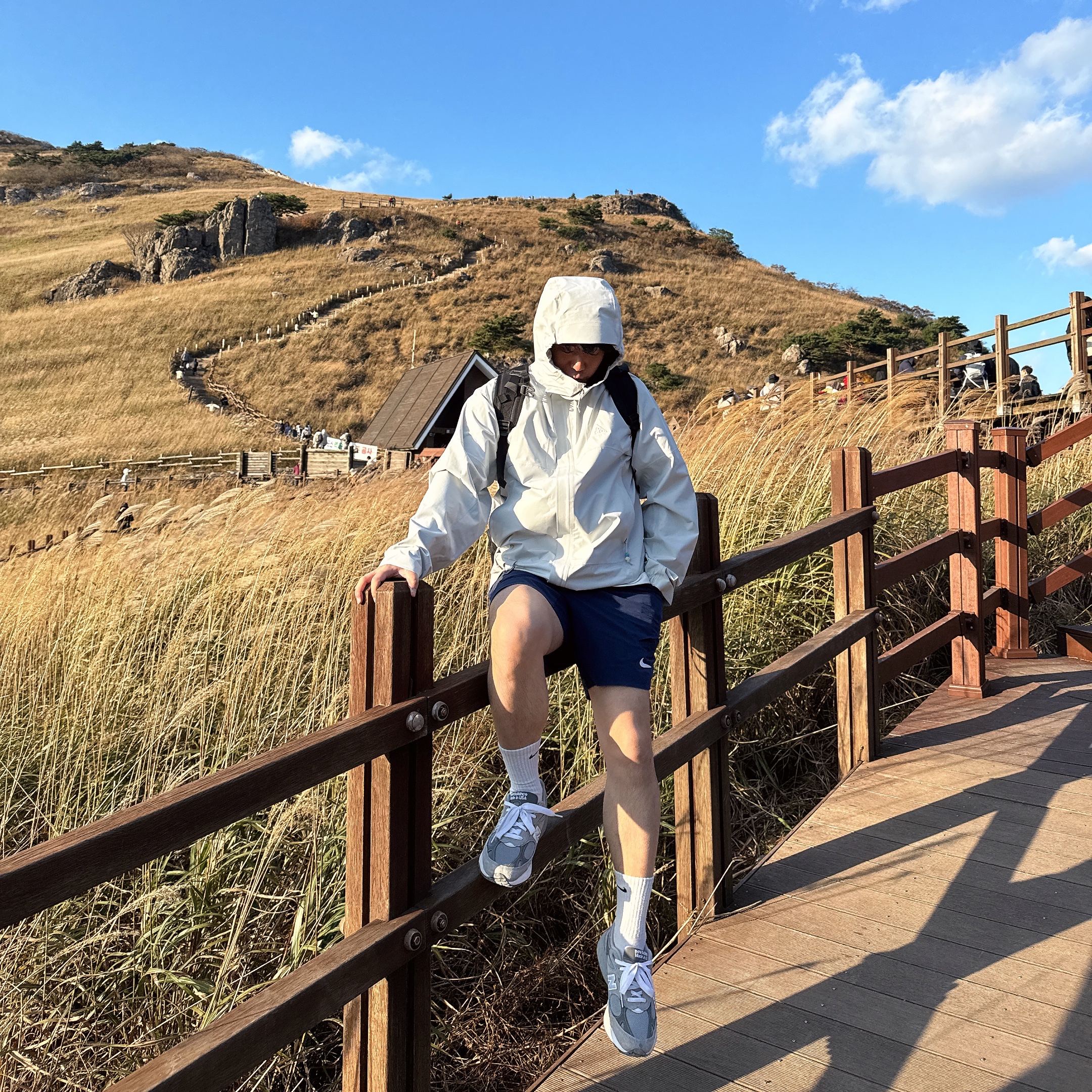 Nike ACG Storm-Fit ADV Cascade Rains Full Zip Jacket Photon Dust - Asia, (W) New Balance 993 Made in USA Grey - B Standard 착용 스타일 - 3